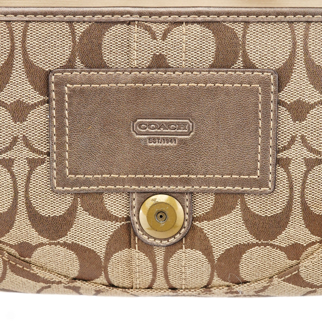 8K38 Beige Snakeskin Embossed Soho Bag