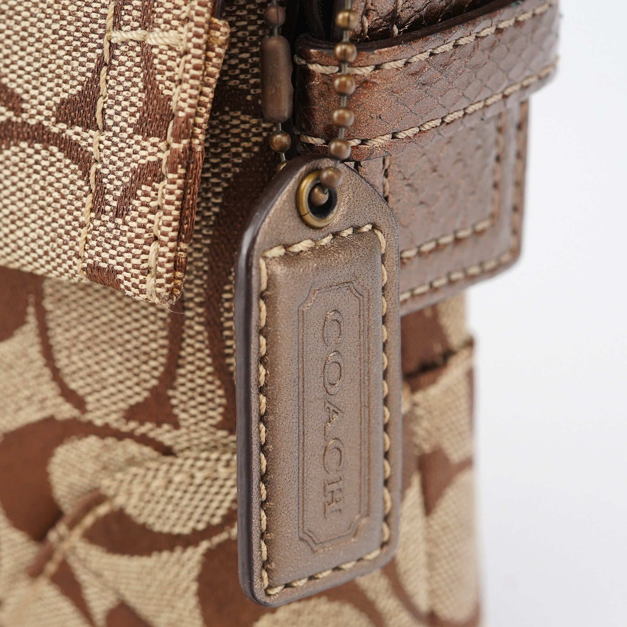 8K38 Beige Snakeskin Embossed Soho Bag
