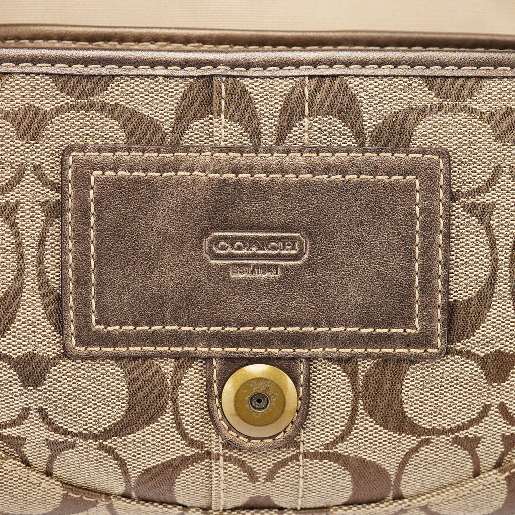 8K38 Beige Snakeskin Embossed Soho Bag