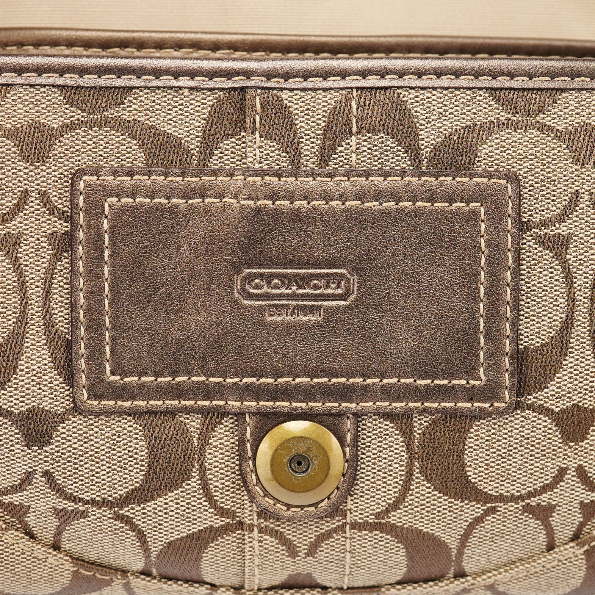 8K38 Beige Snakeskin Embossed Soho Bag
