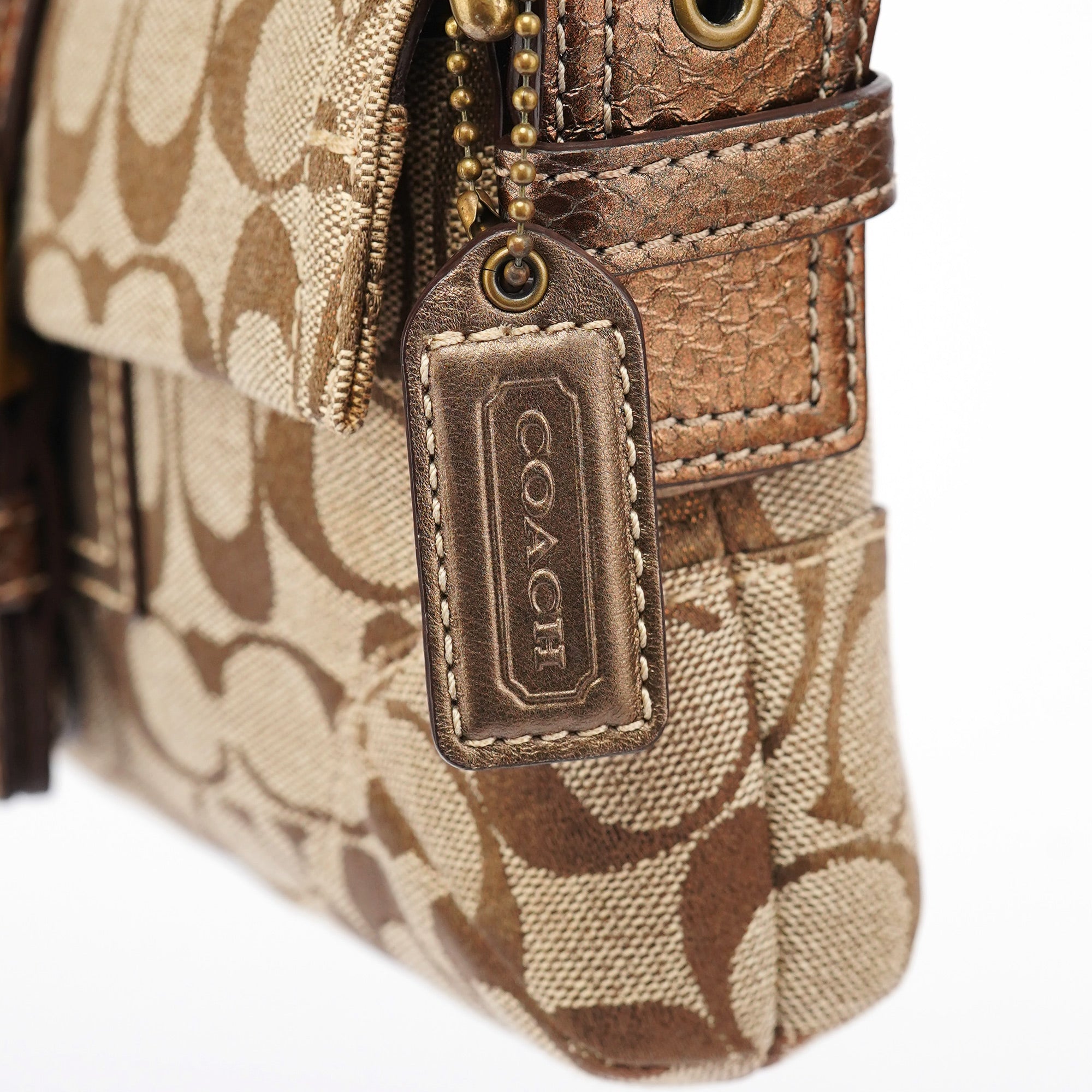 8K38 Beige Snakeskin Embossed Soho Bag