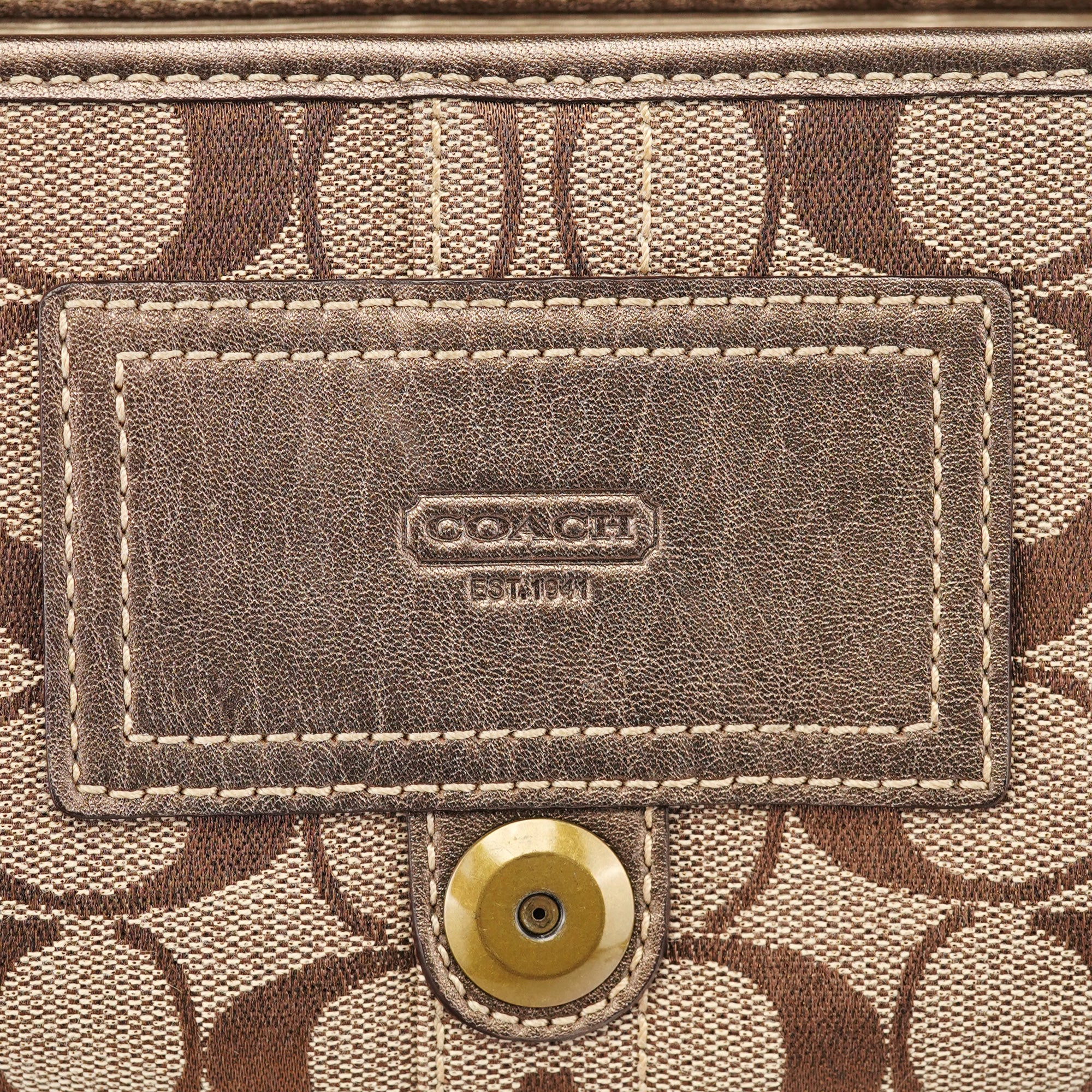 8K38 Beige Snakeskin Embossed Soho Bag