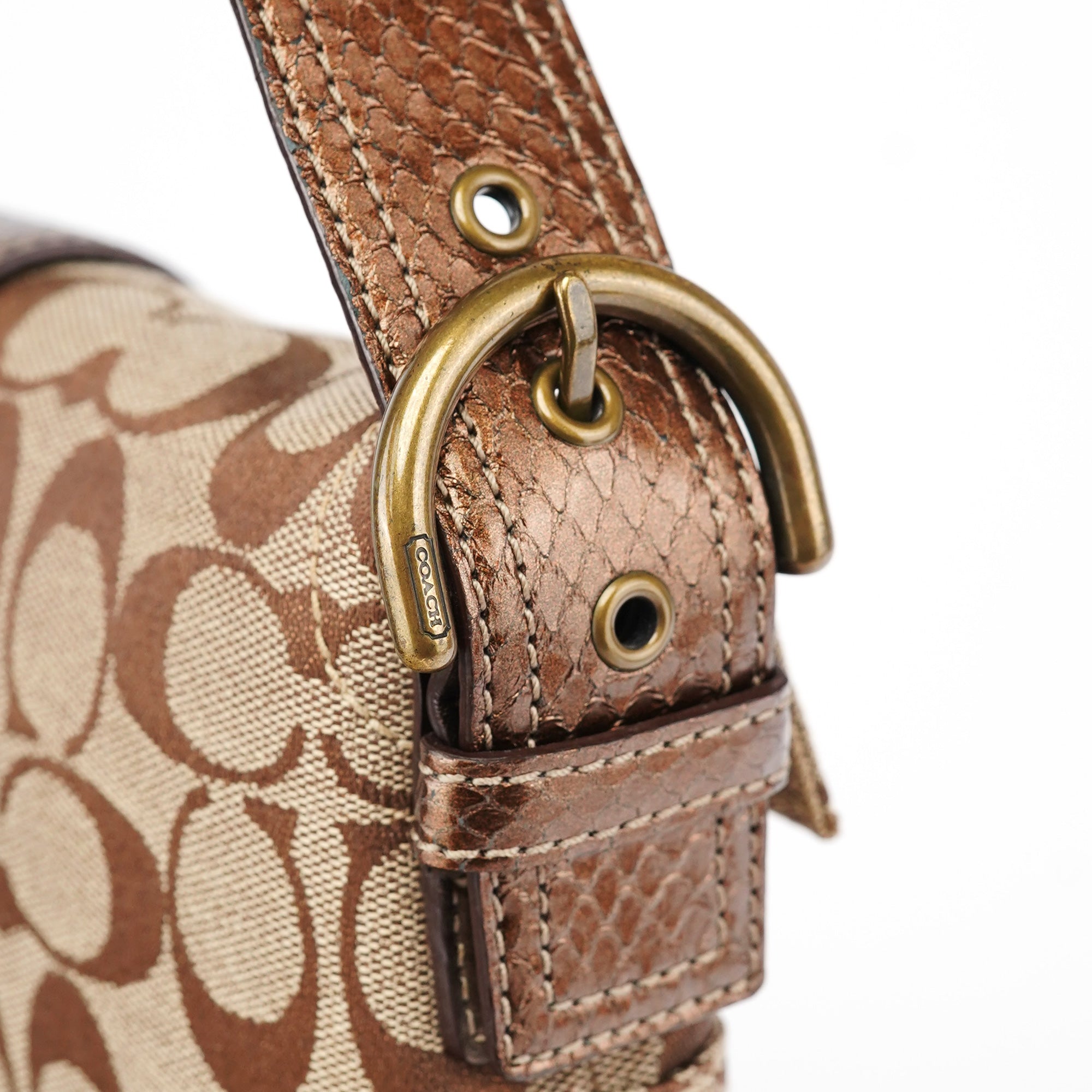 8K38 Beige Snakeskin Embossed Soho Bag