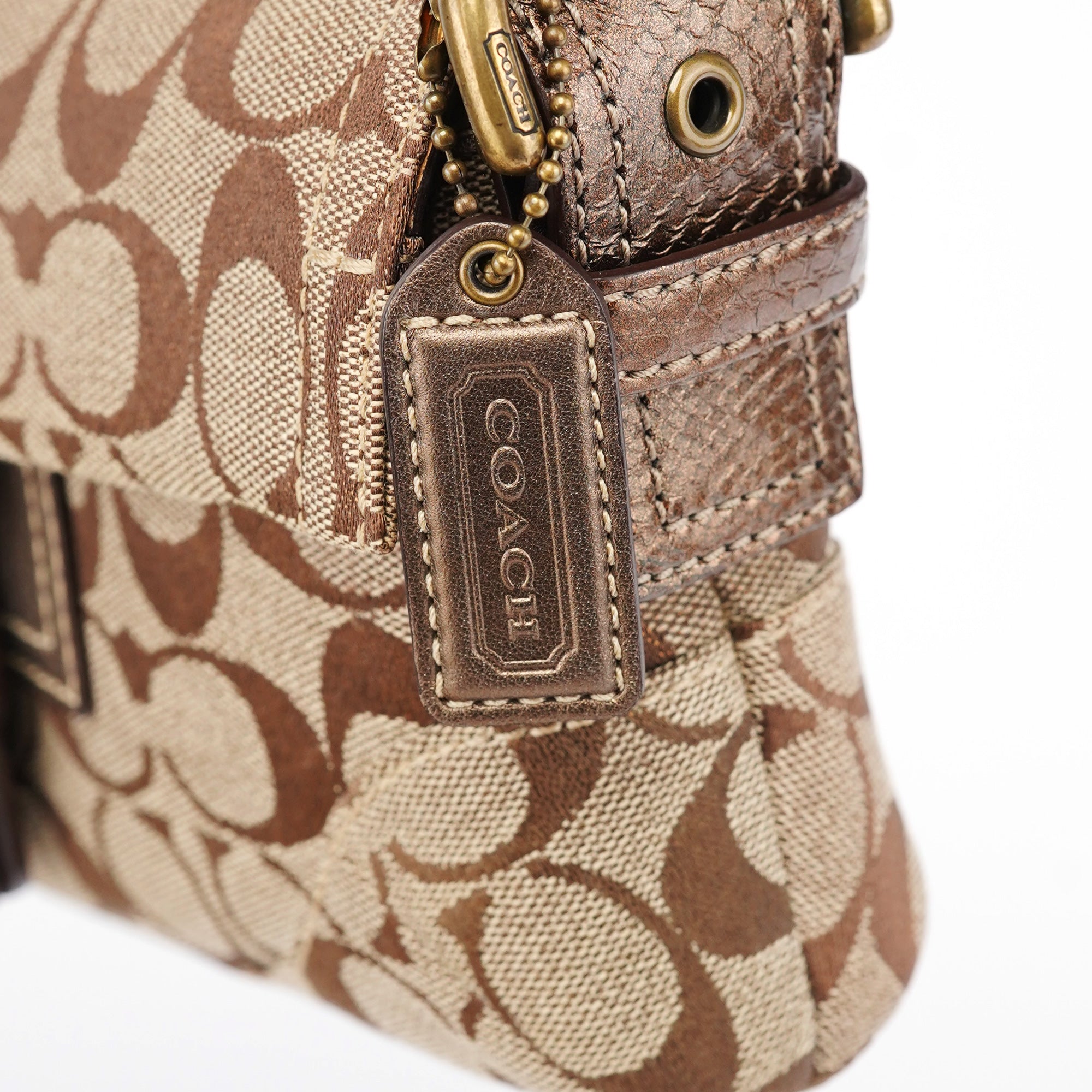 8K38 Beige Snakeskin Embossed Soho Bag