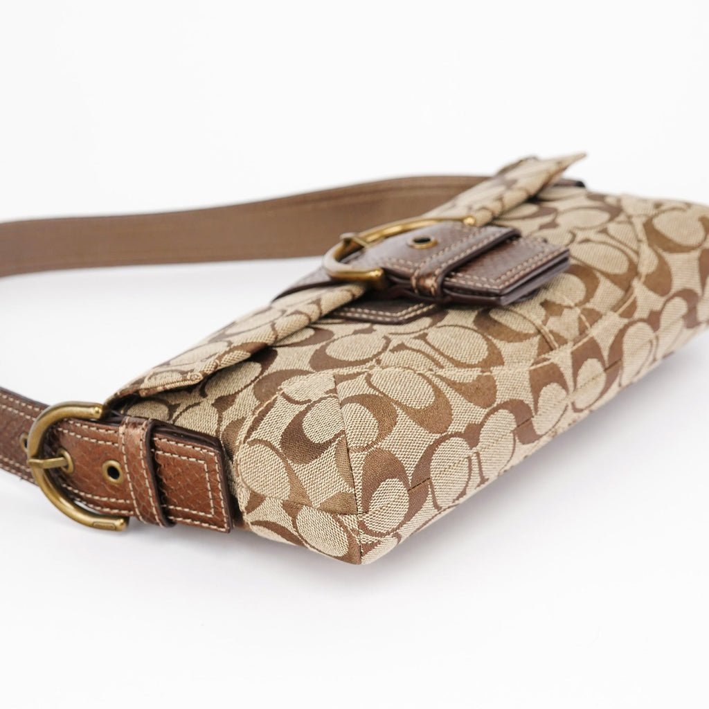 8K38 Beige Snakeskin Embossed Soho Bag