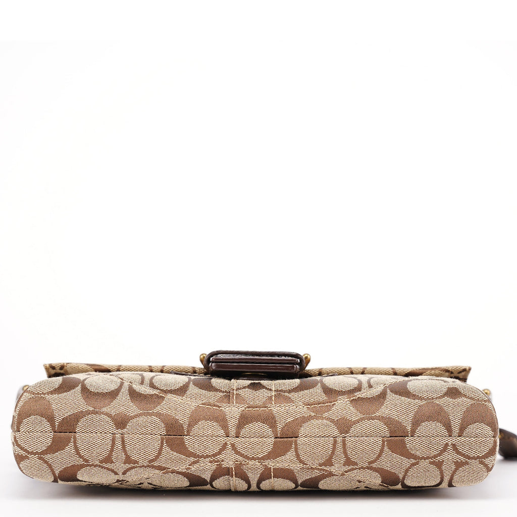8K38 Beige Snakeskin Embossed Soho Bag