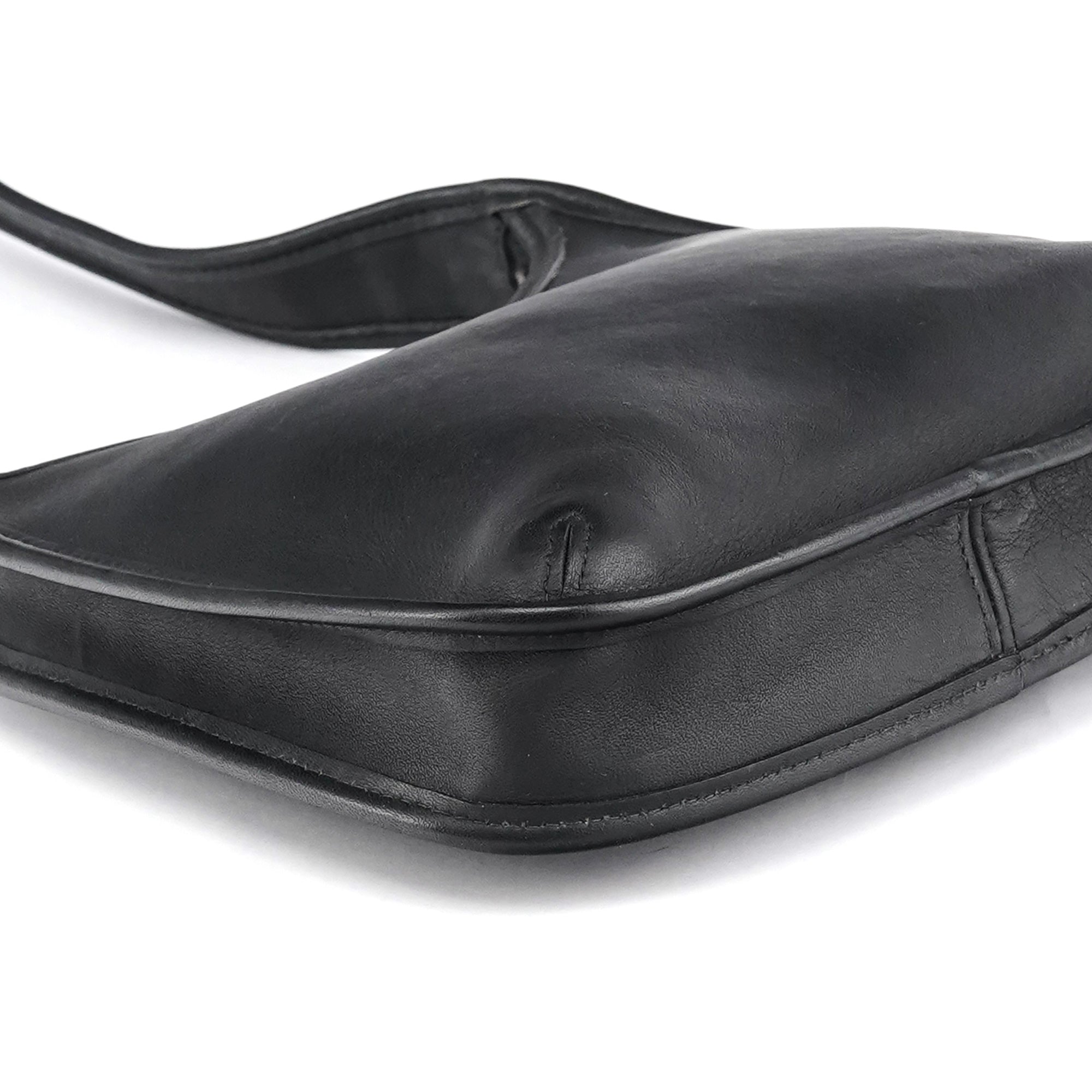 9020 Black Leather Ergo Shoulder Bag