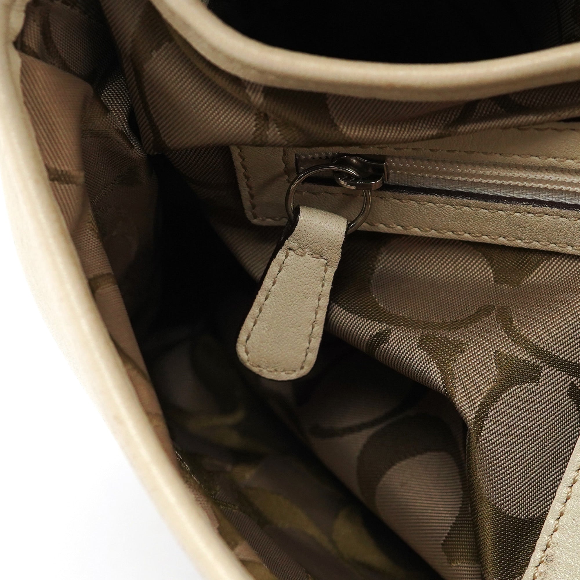 9249 White Leather Soho Shoulder Bag