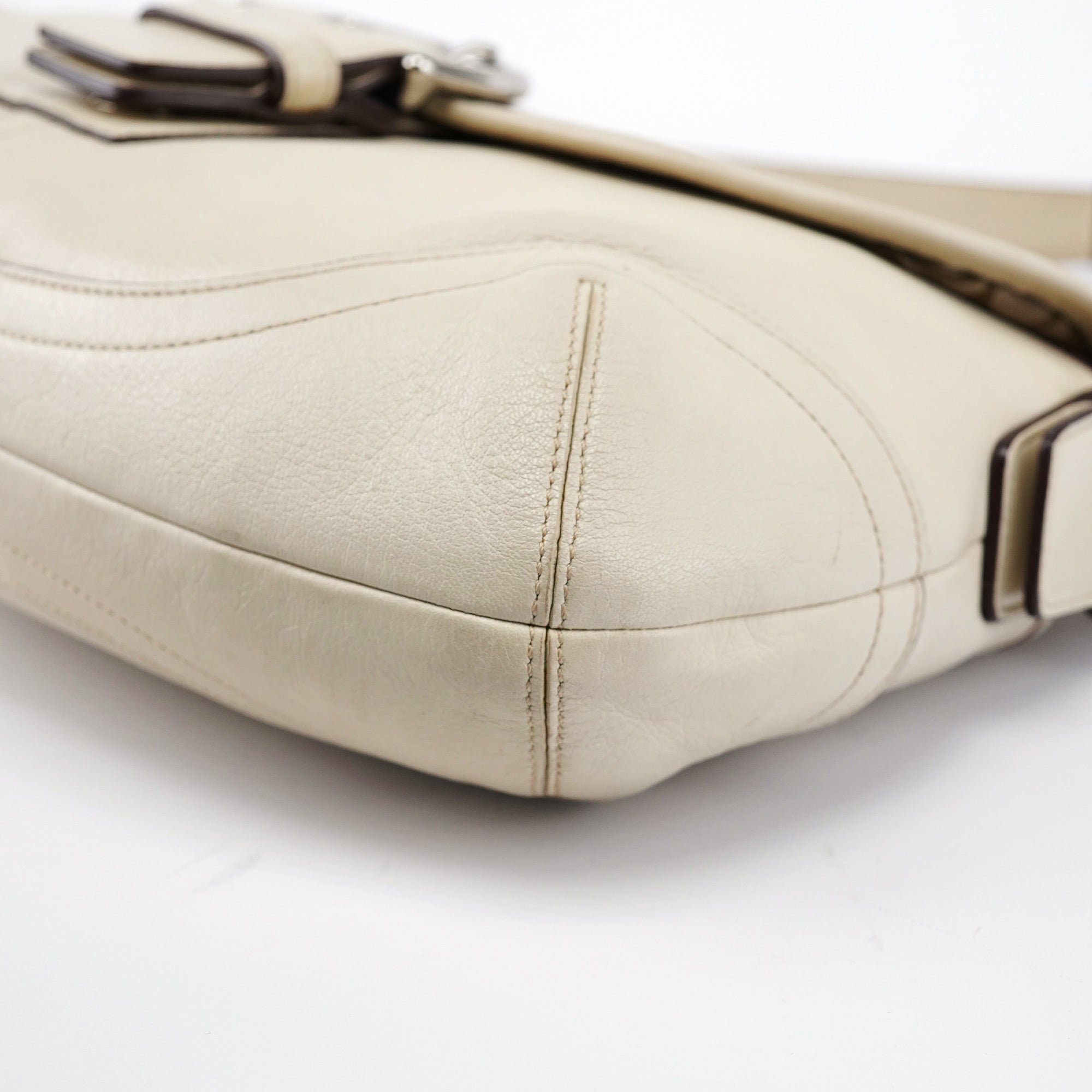 9249 White Leather Soho Shoulder Bag