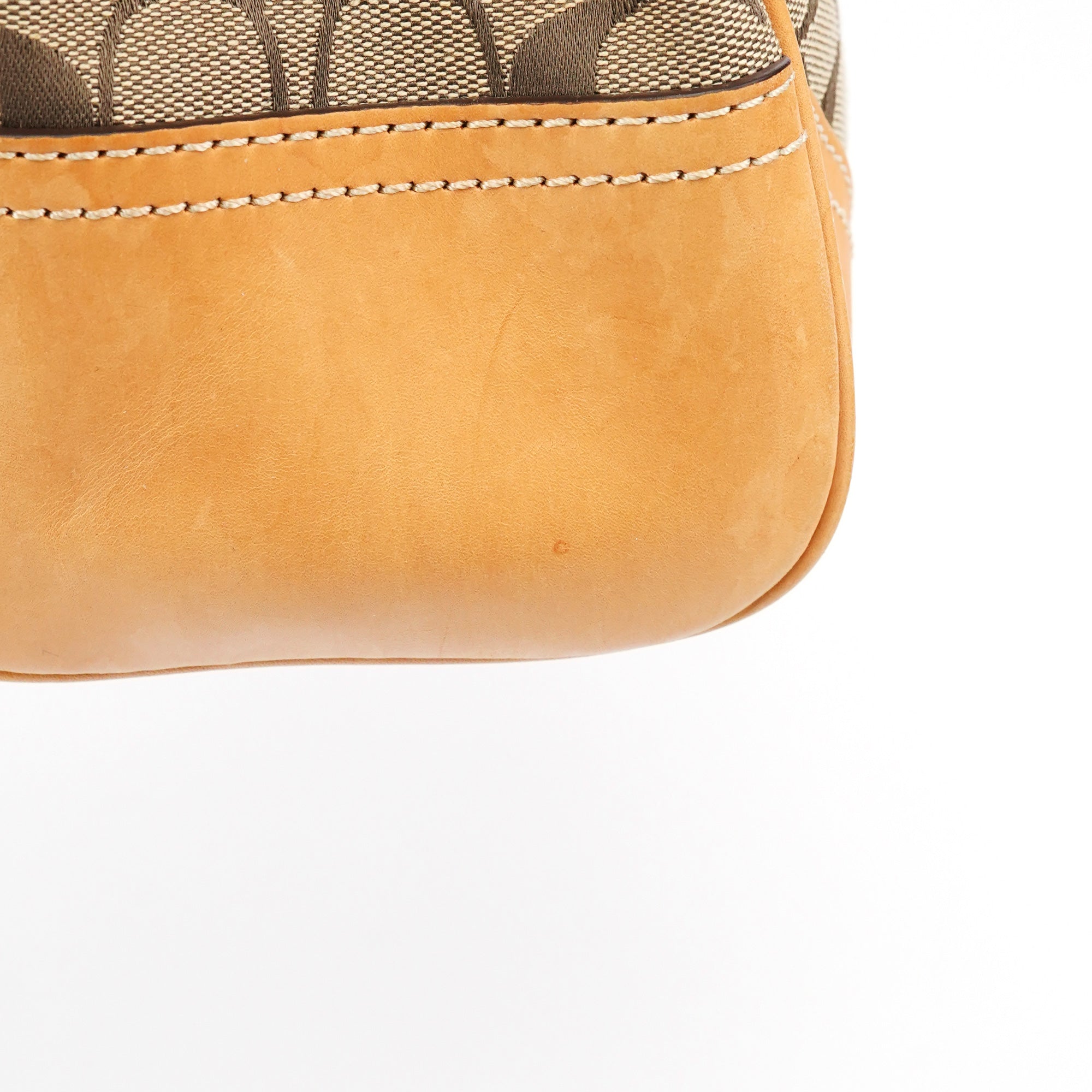 F08K07 Beige Tan Signature Hampton Tote Bag
