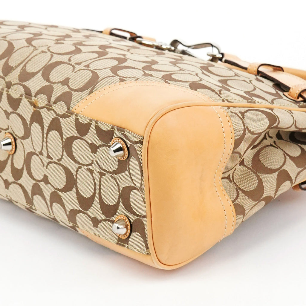 F08K07 Beige Tan Signature Hampton Tote Bag