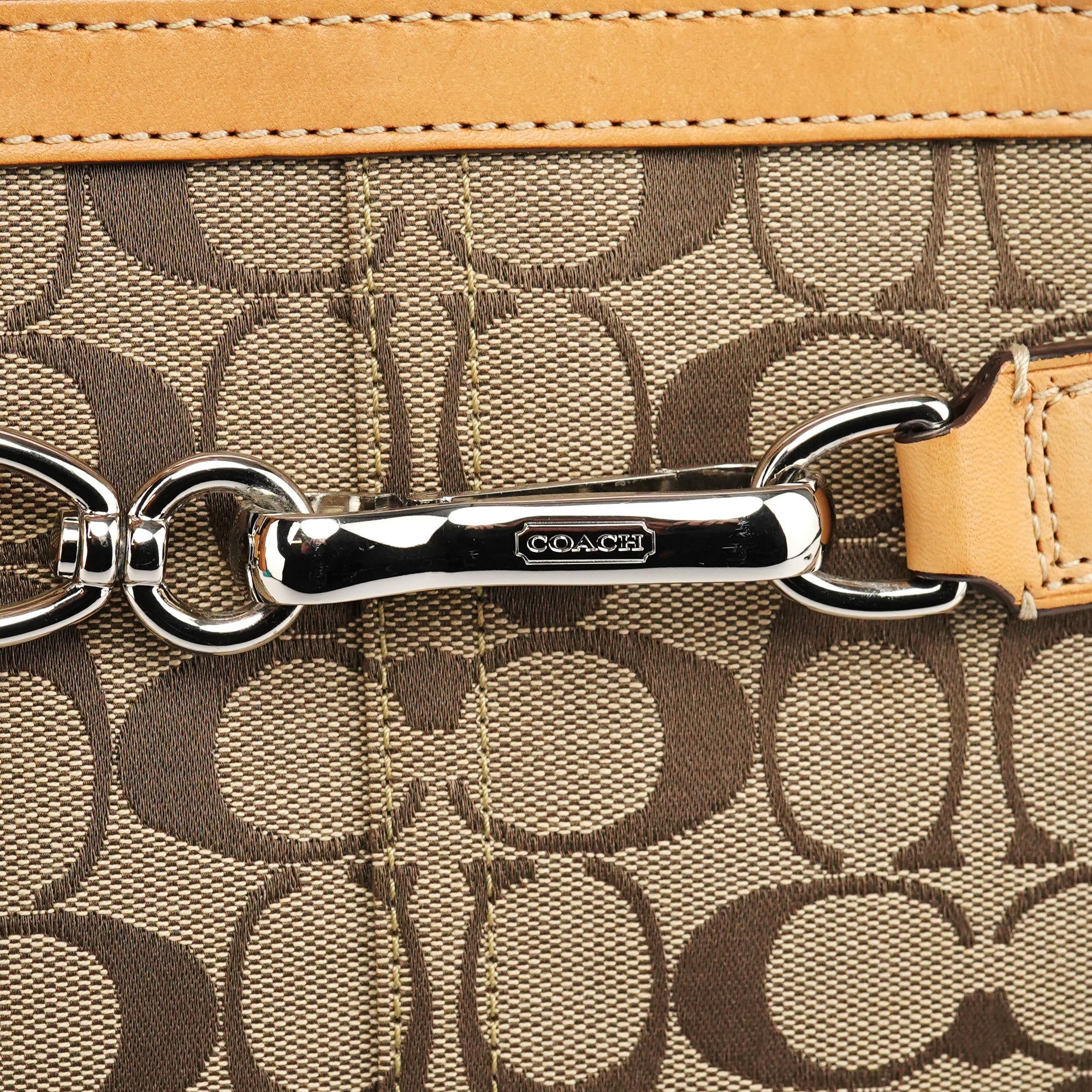 F08K07 Beige Tan Signature Hampton Tote Bag
