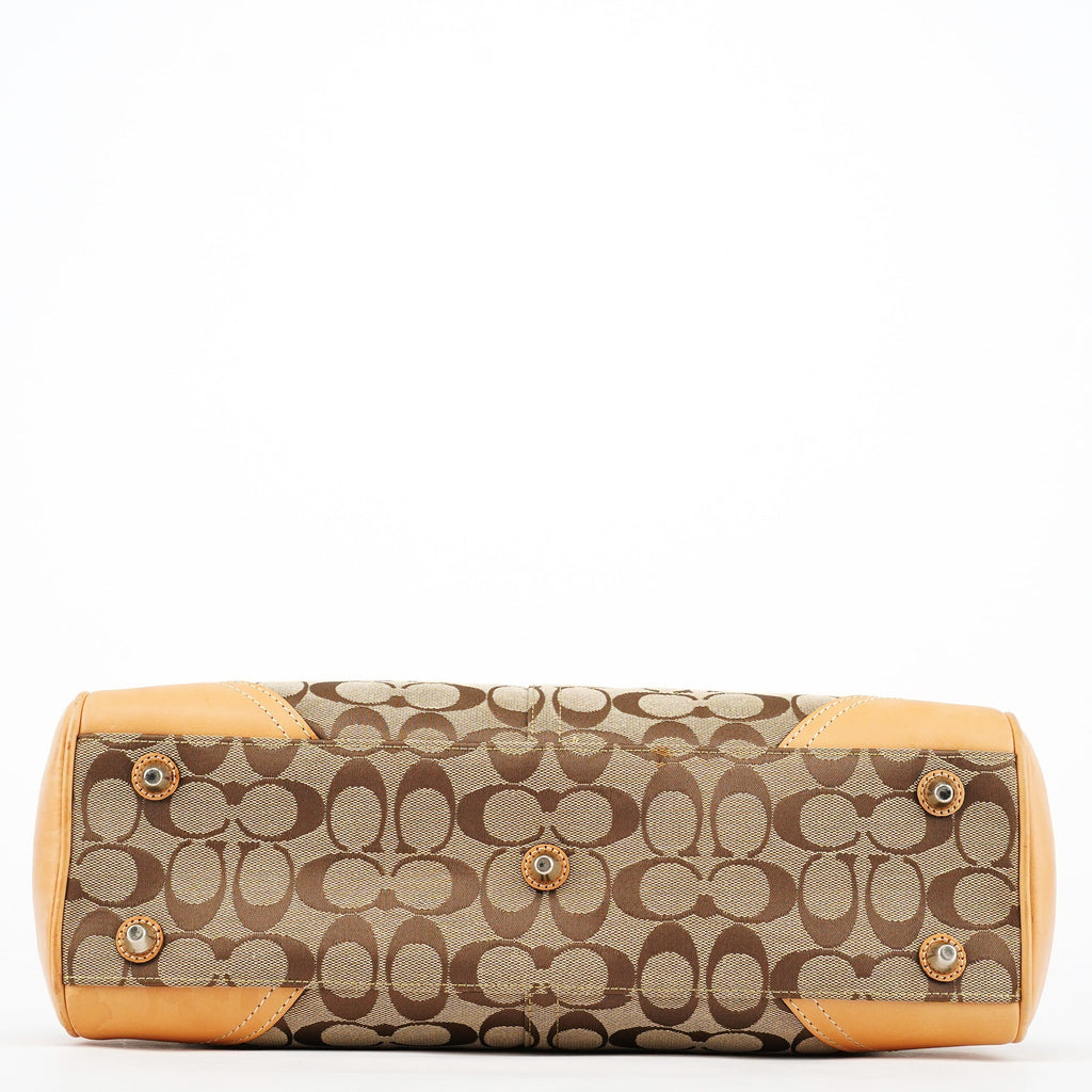 F08K07 Beige Tan Signature Hampton Tote Bag