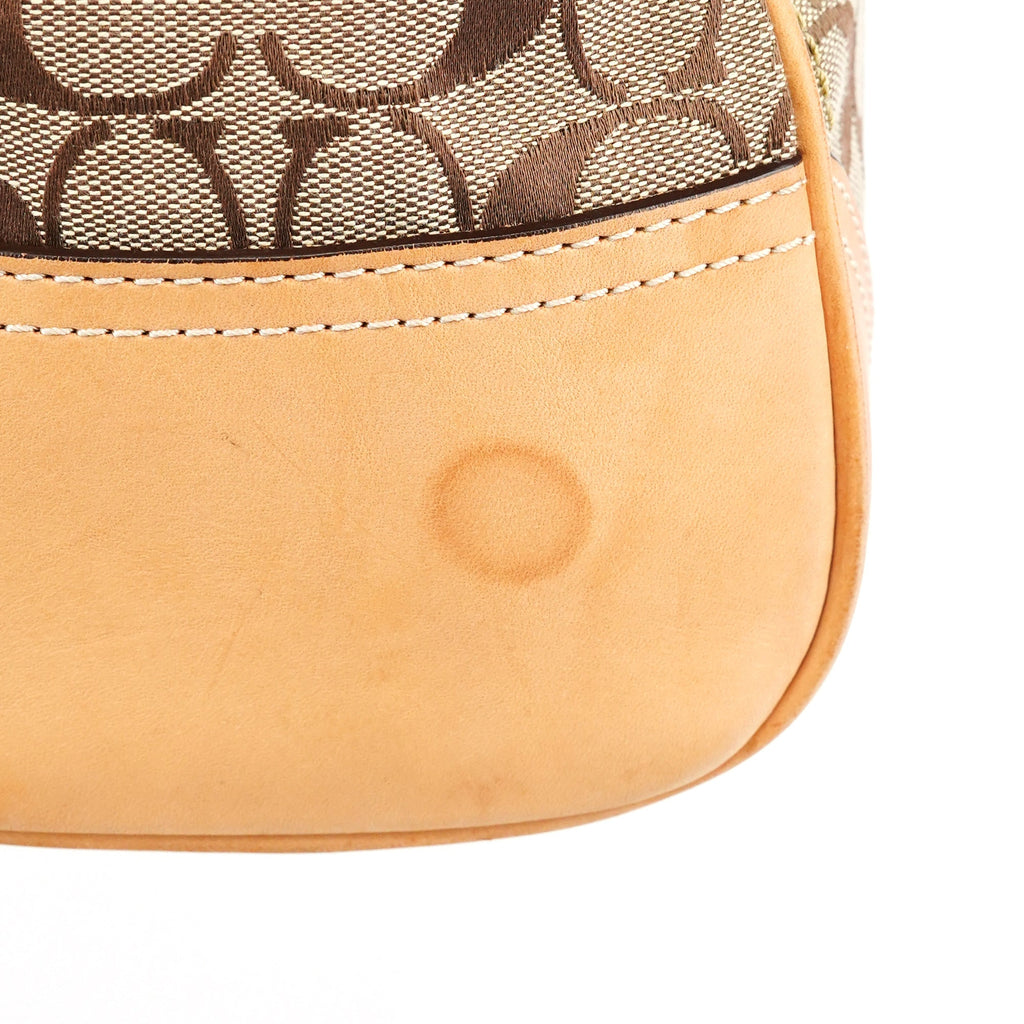 F08K07 Beige Tan Signature Tote Bag