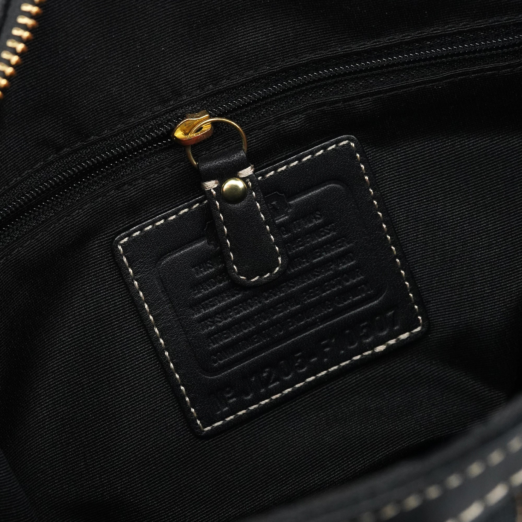 F10507 Black Signature Canvas Hampton Tote Bag