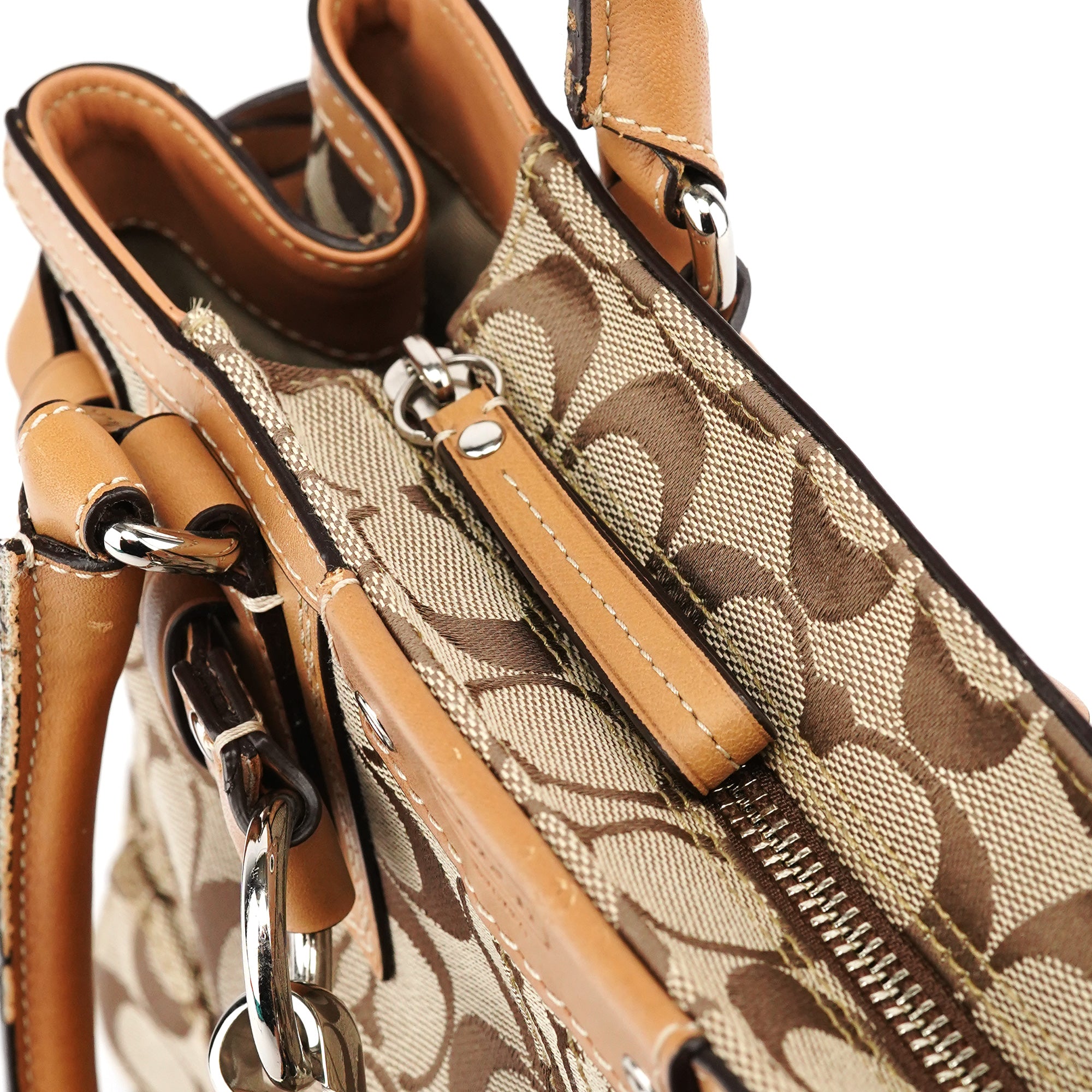 F13065 Beige Signature Hampton Tote Bag
