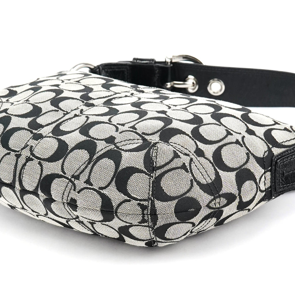 F13114 Grey Black Signature Soho Shoulder Bag