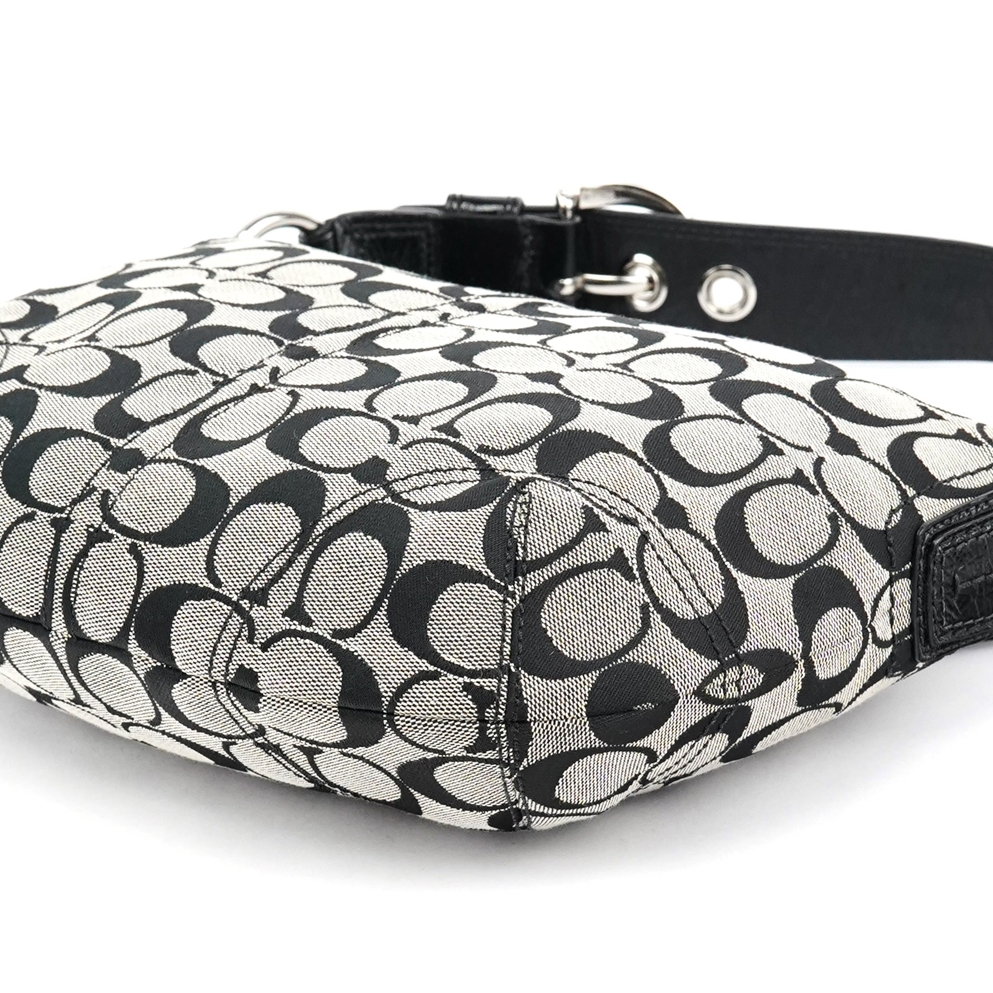 F13114 Grey Black Signature Soho Shoulder Bag