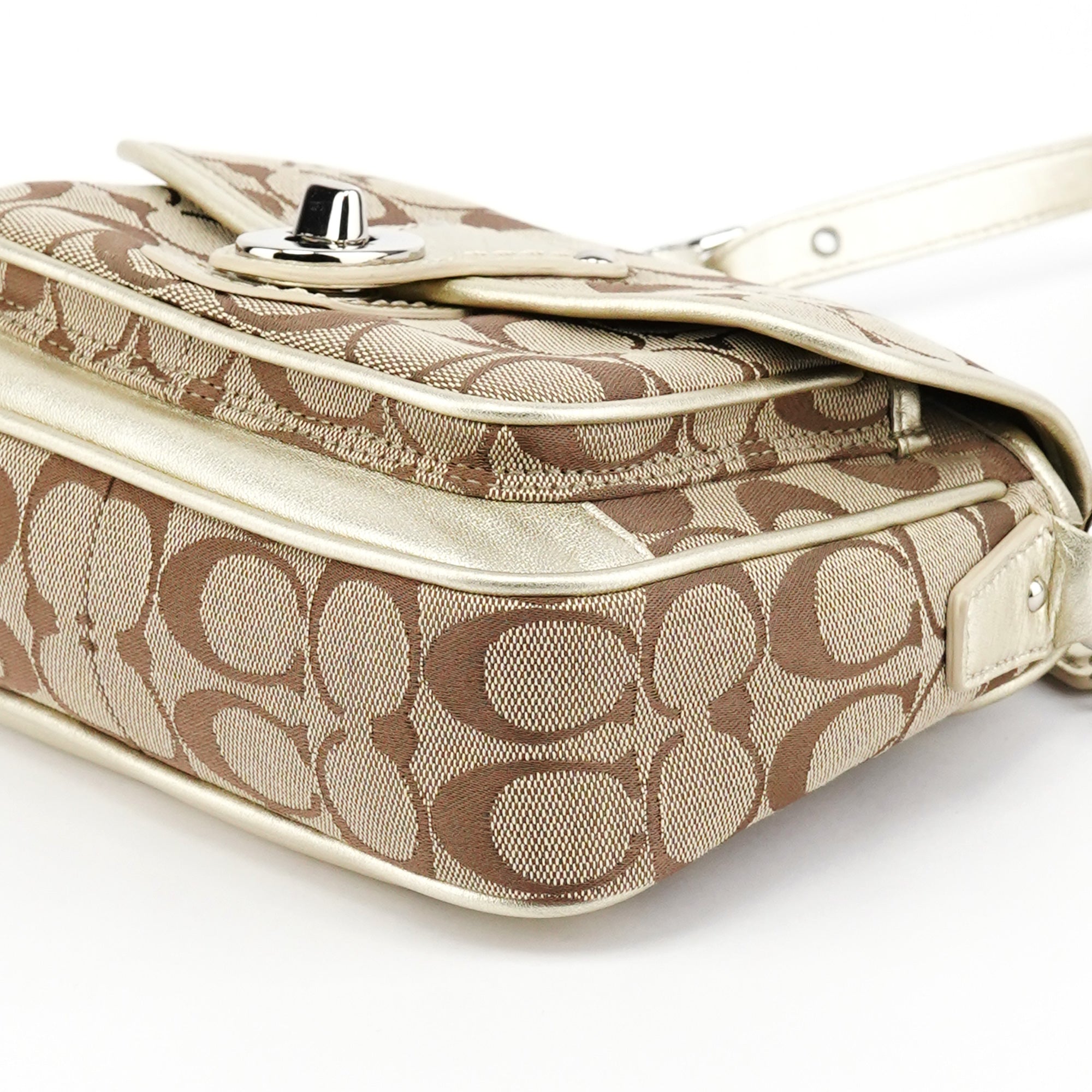 F14282 Beige Gold Signature Turnlock Bag