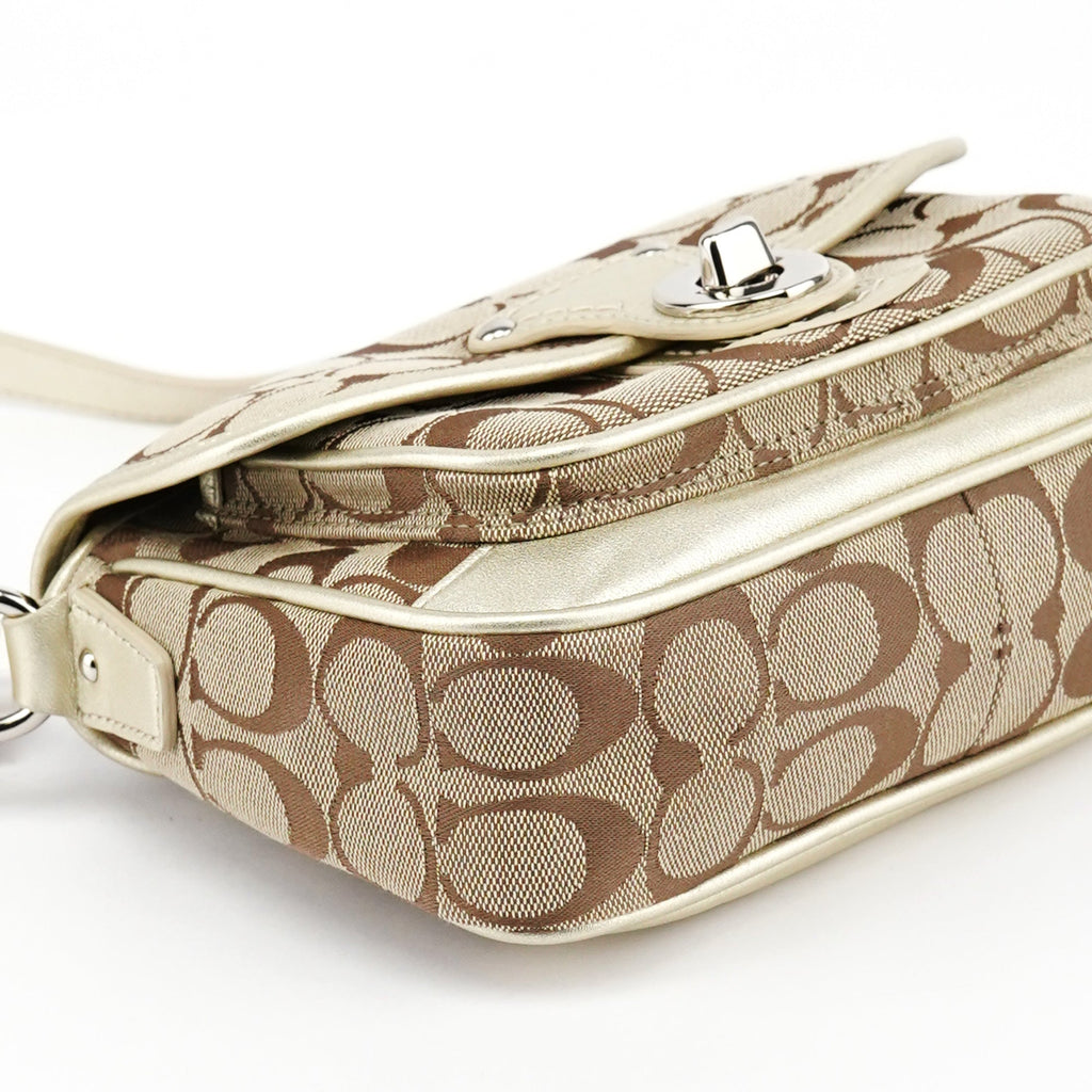 F14282 Beige Gold Signature Turnlock Bag