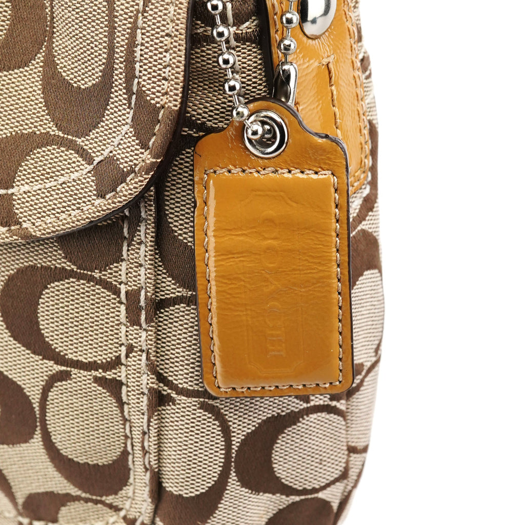 F15668 Beige Signature Soho Shoulder Bag