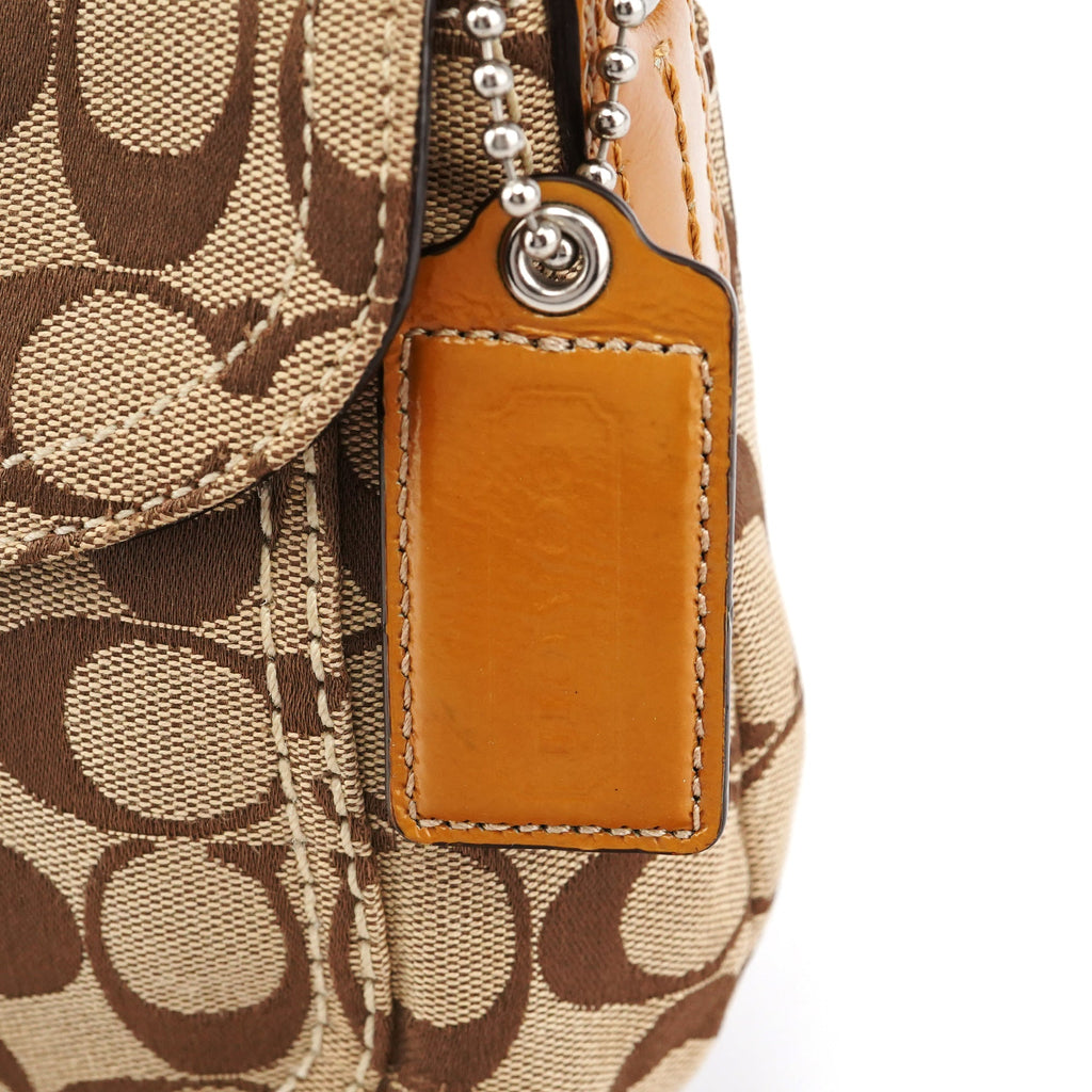 F15668 Beige Signature Soho Shoulder Bag
