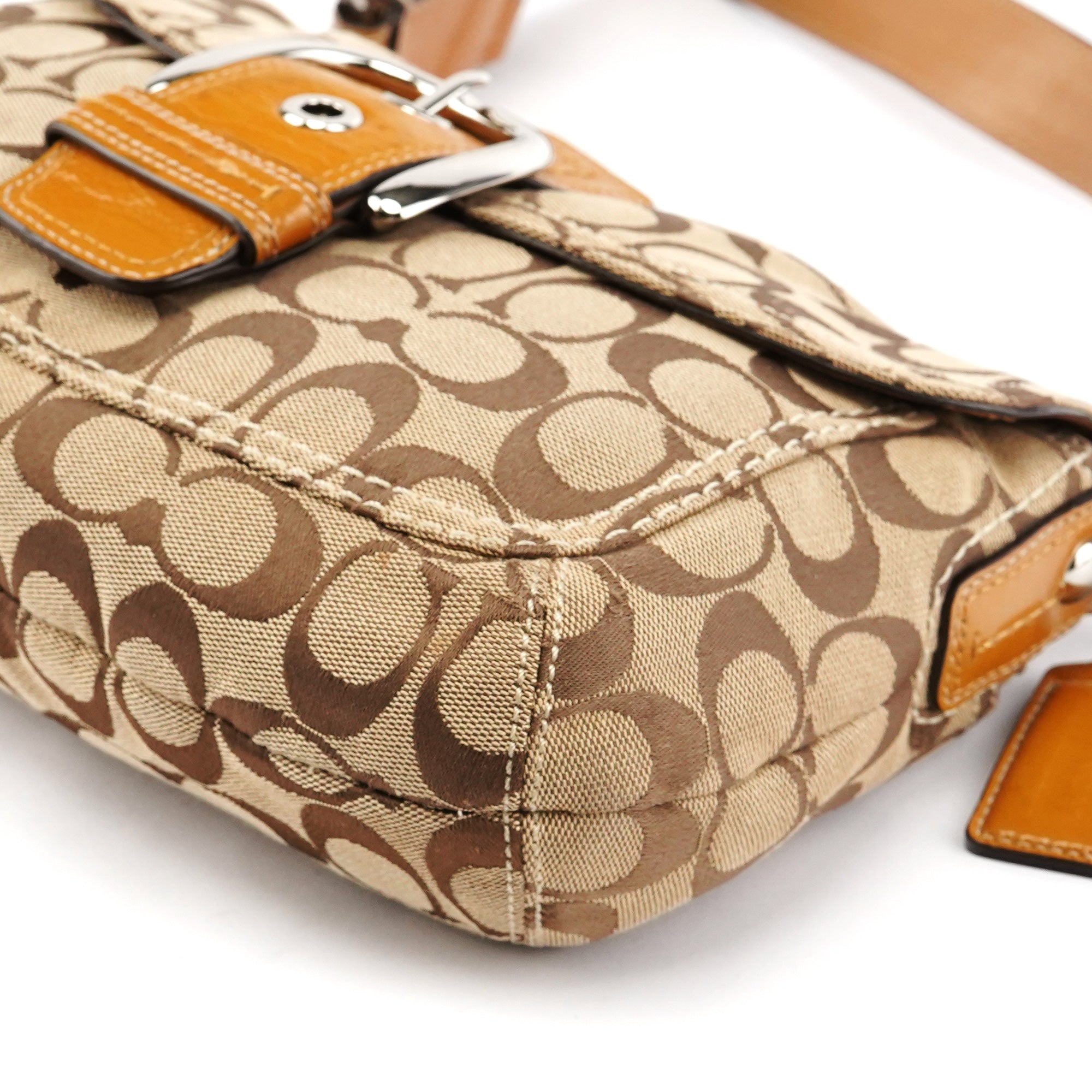 F15668 Beige Signature Soho Shoulder Bag