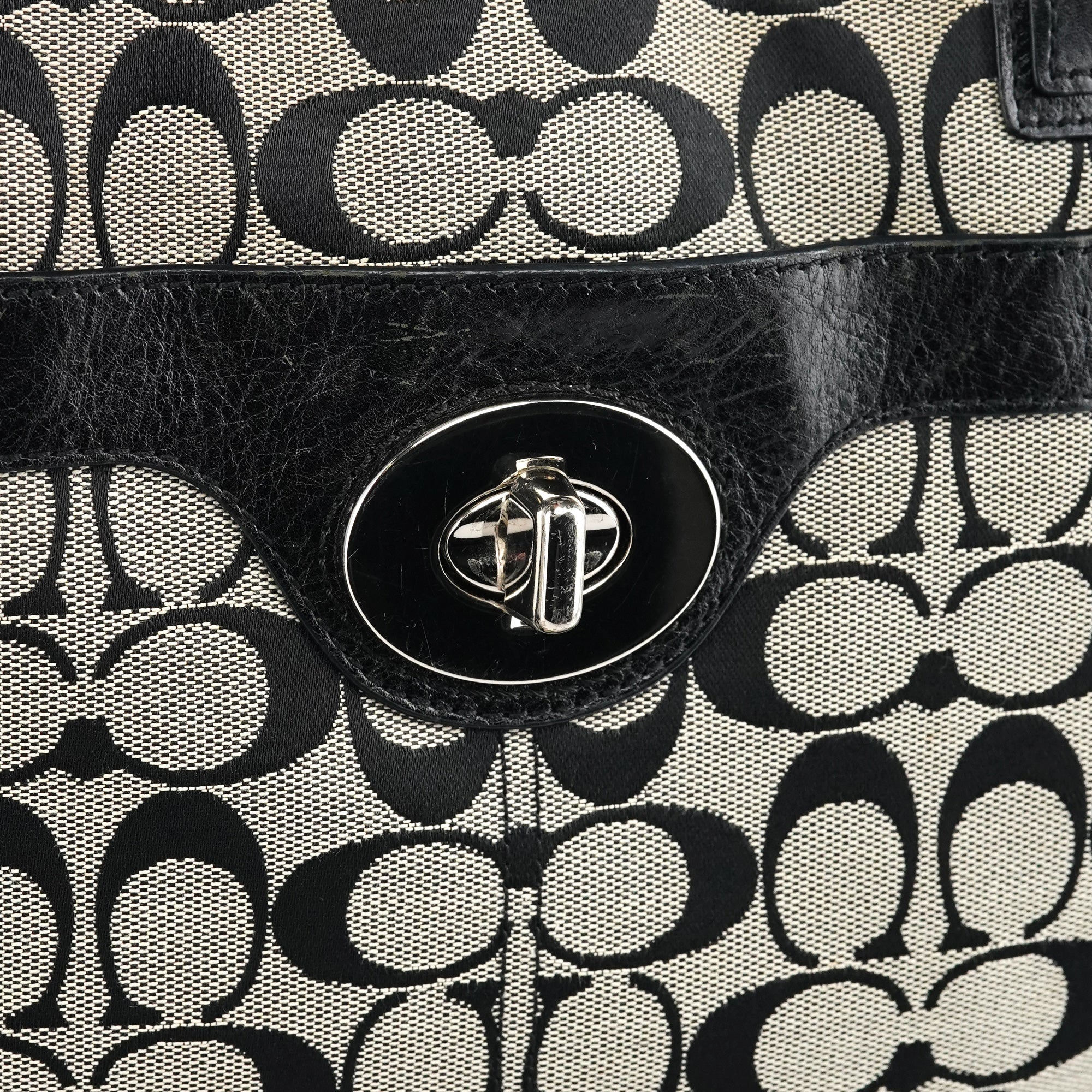 F16540 Grey Turnlock Tote Bag
