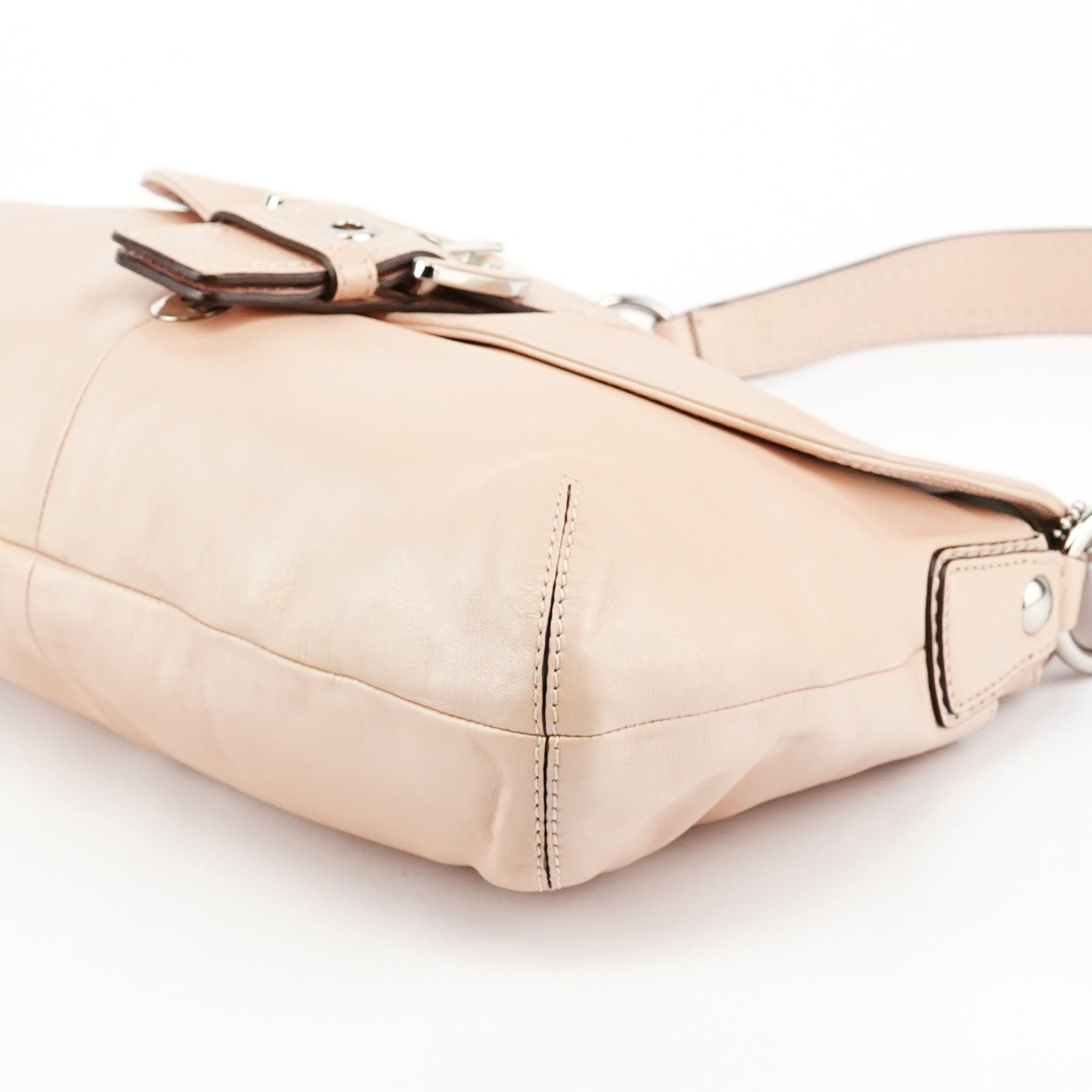 F17217 Beige Leather Soho Shoulder Bag
