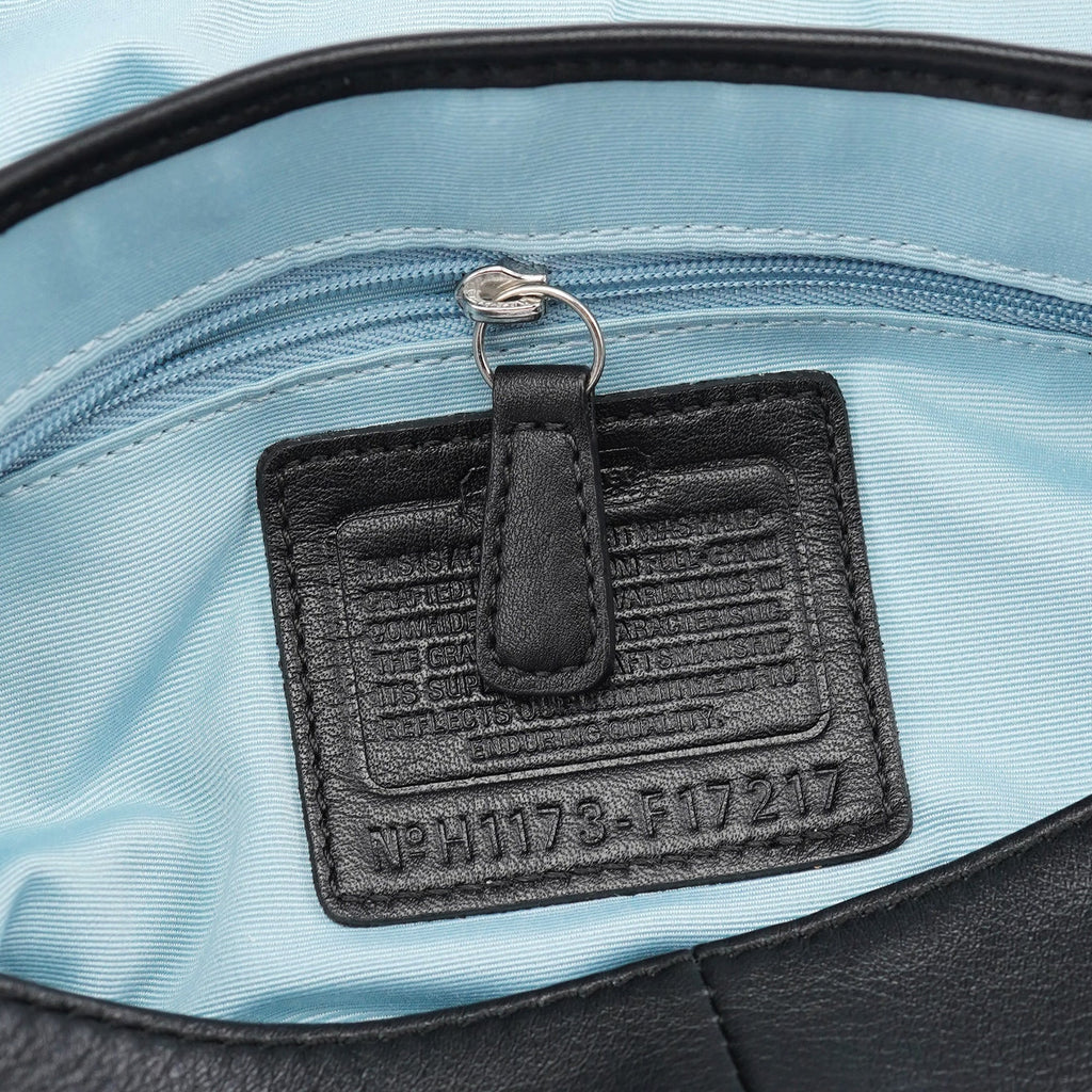 F17217 Black Leather Soho Shoulder Bag