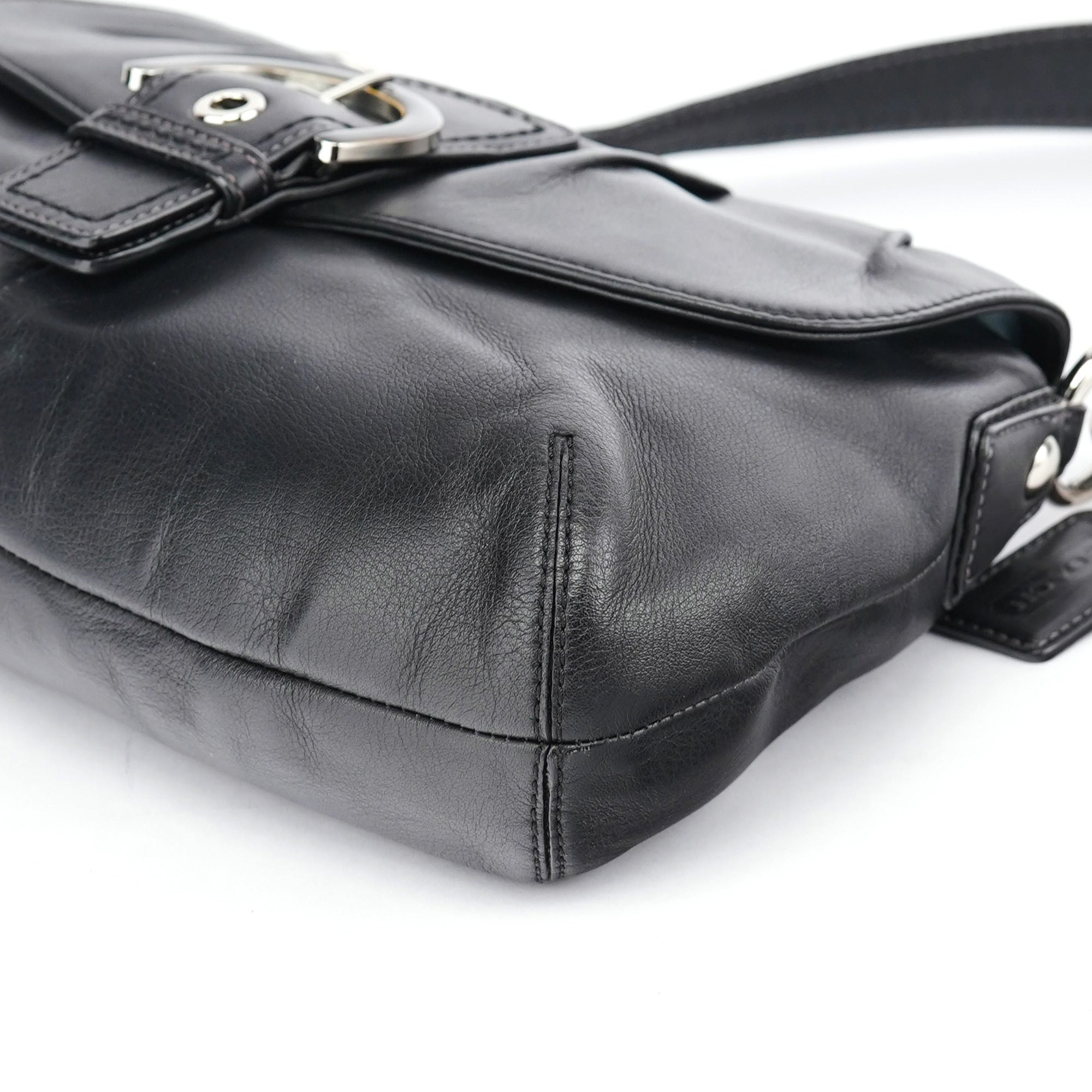 F17217 Black Leather Soho Shoulder Bag