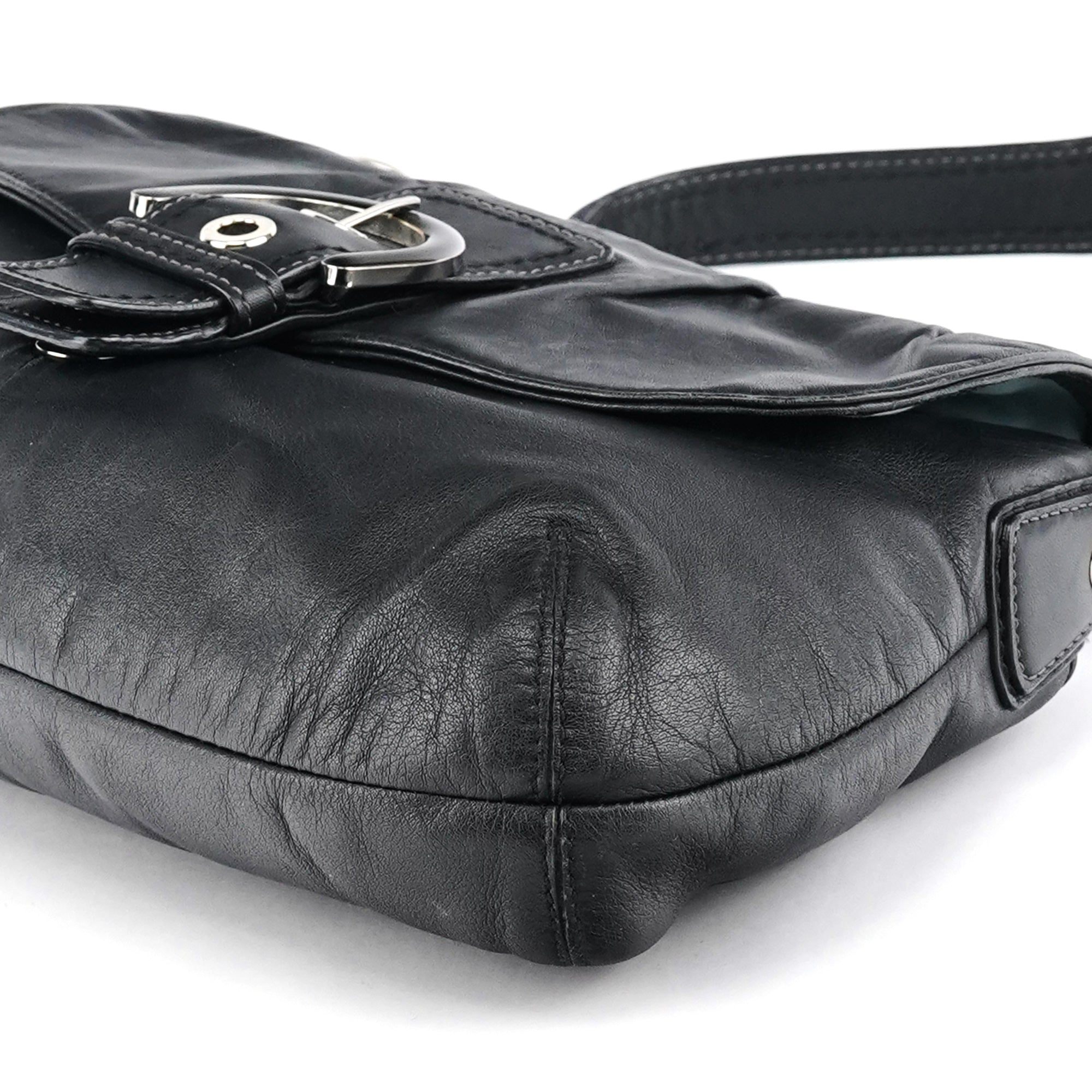 F17217 Black Leather Soho Shoulder Bag