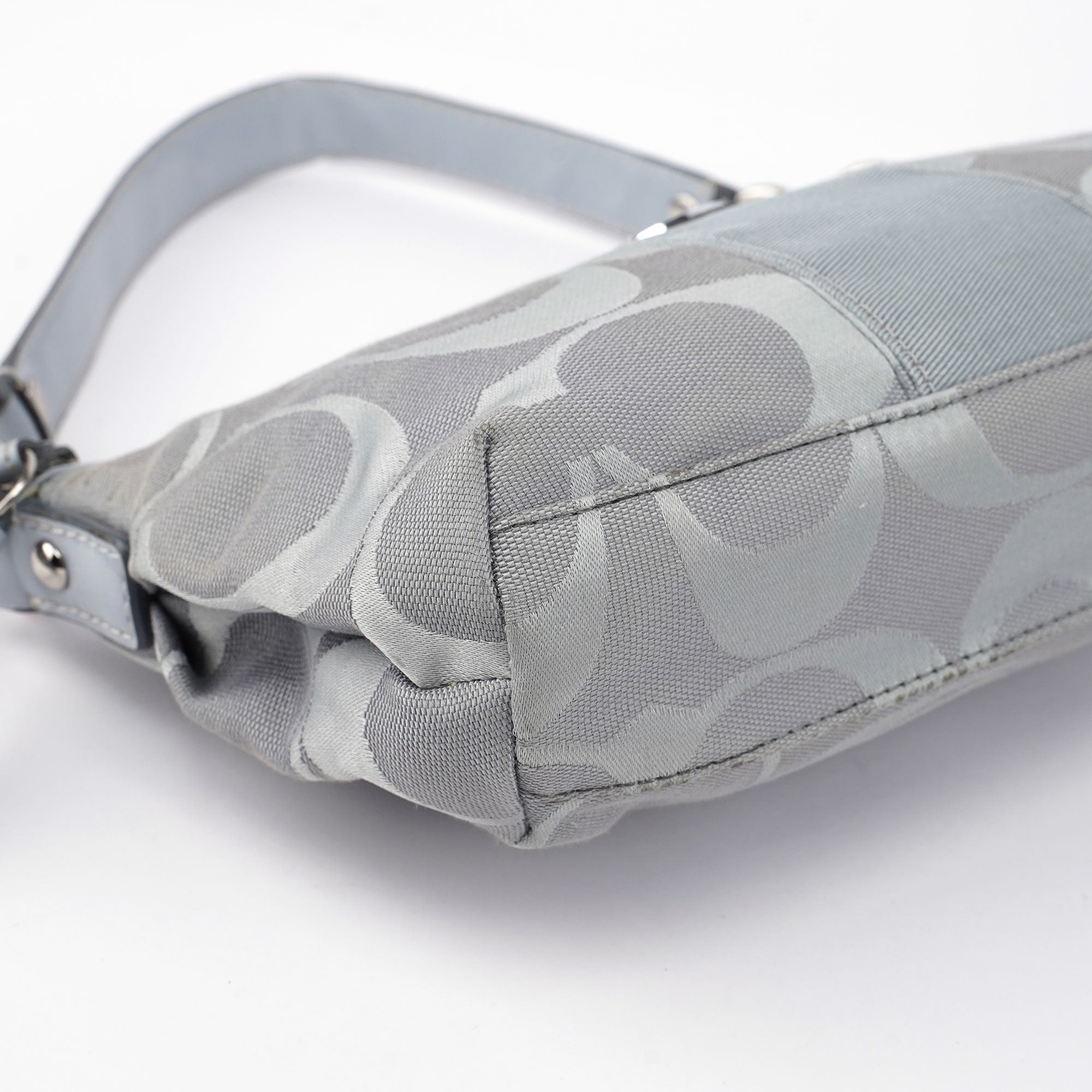 F17439 Pale Blue Signature C 2-Way Bag