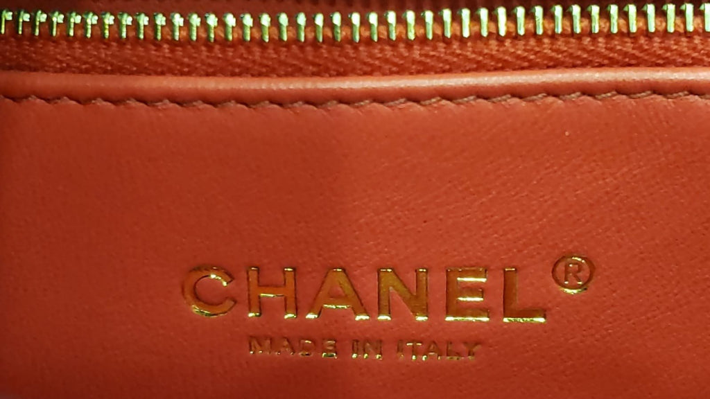 CHANEL Coco Luxe Medium Flap Lambskin Shoulder Bag Red