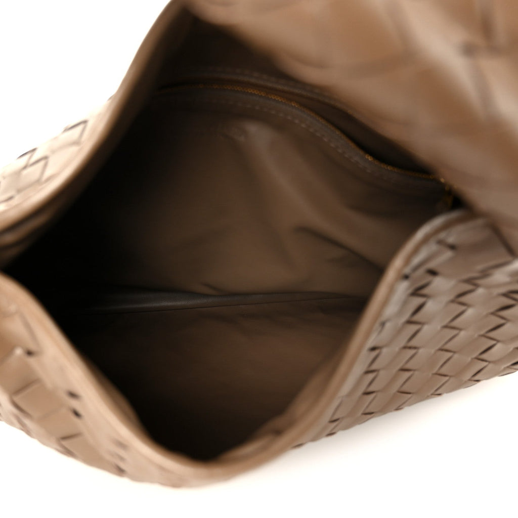 Calfskin Intrecciato Small Hop Pinecone