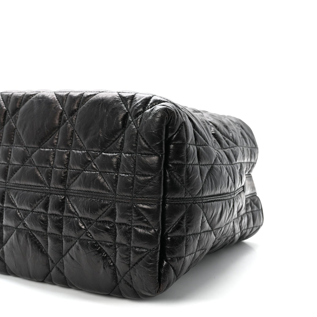 Crinkled Calfskin Macrocannage Medium Toujours Black