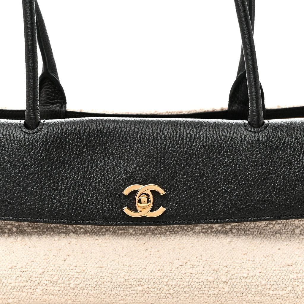 Grained Calfskin Boucle Urban Essentials Small Shopping Bag Ecru Black