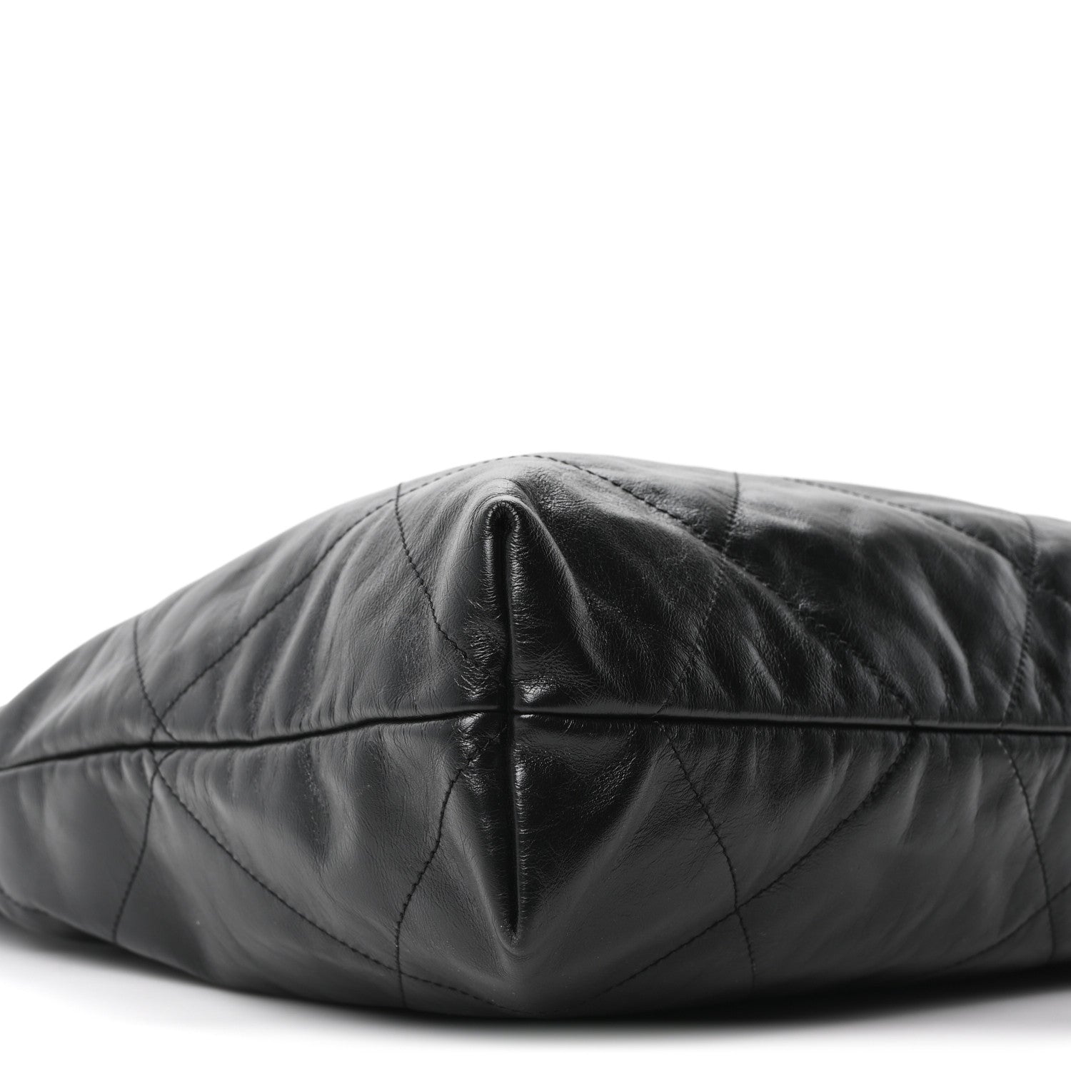 Shiny Calfskin Quilted Monochrome Small Chanel 22 Black