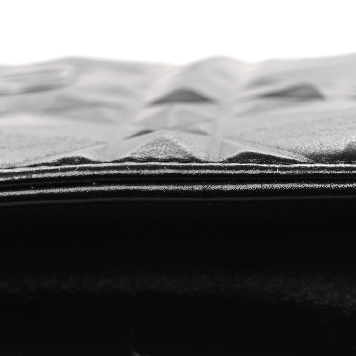 Calfskin Macrocannage Diamond Caro Zipped Pouch With Chain Black