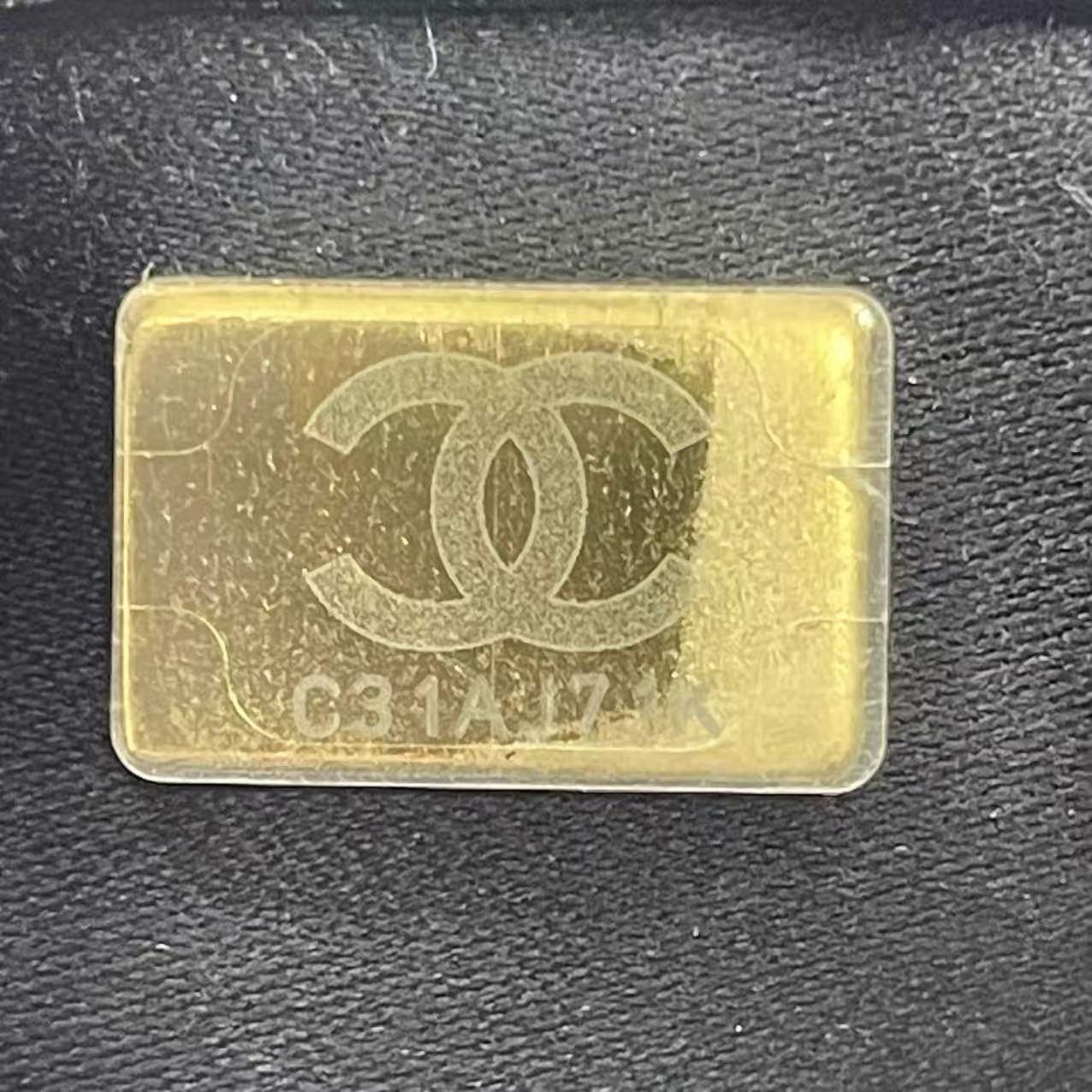 Chanel 25 Medium Caviar Gold-Tone Black 2025