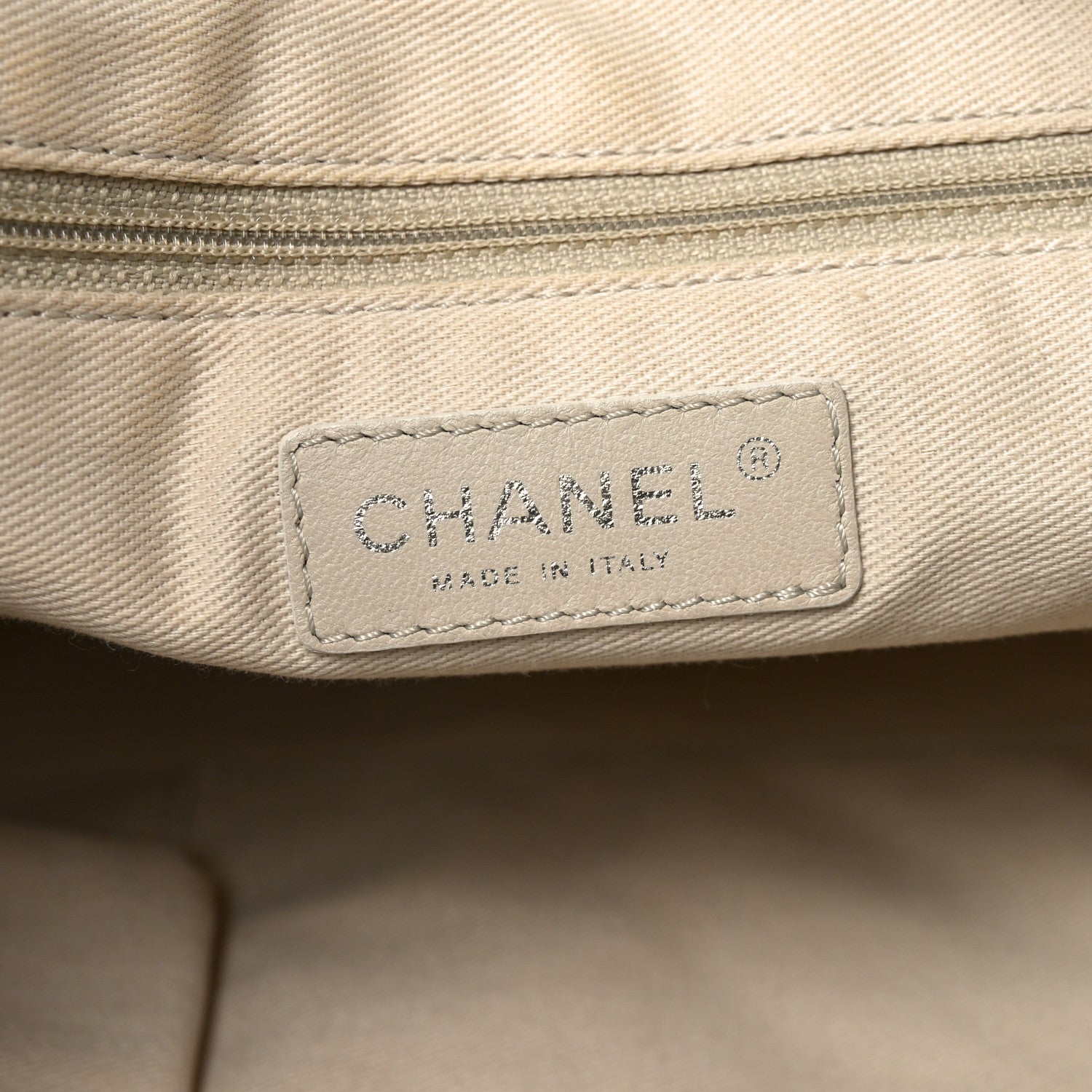Caviar Stitched CC Pocket Tote White