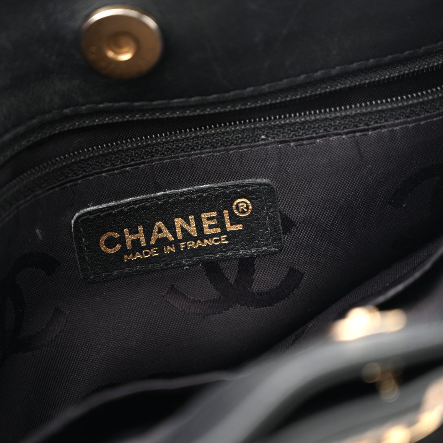 Calfskin Stitch Small Surpique Tote Black