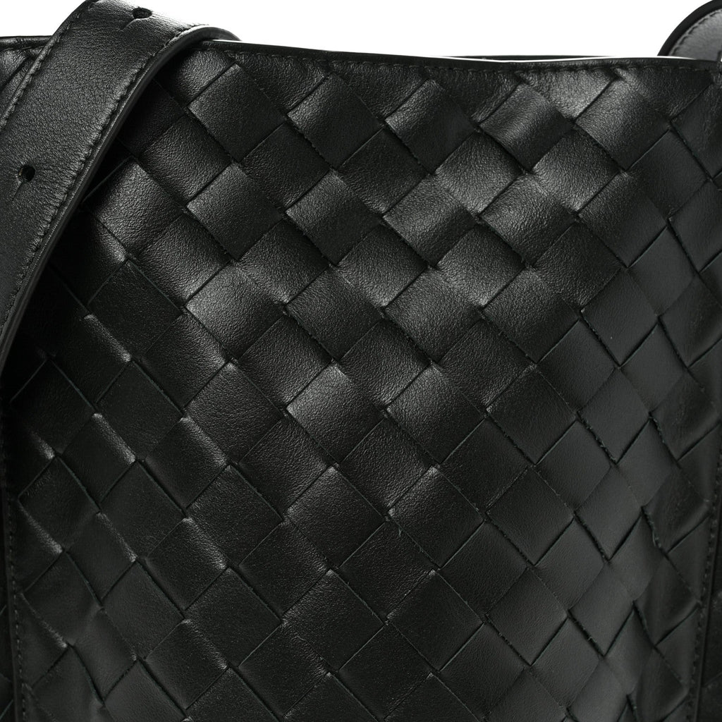 Nappa Intrecciato Small Flat Loop Messenger Black
