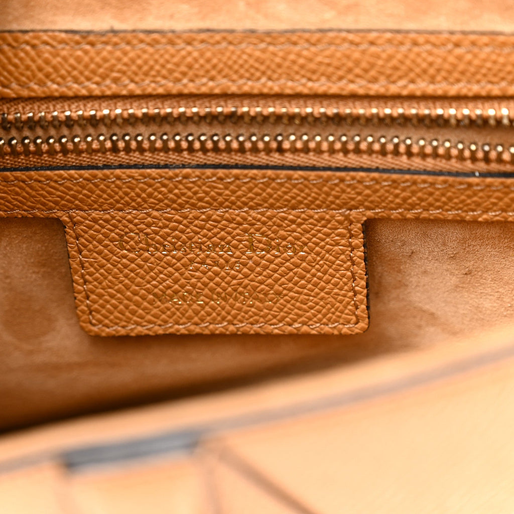 Grained Calfskin Saddle Bag Camello