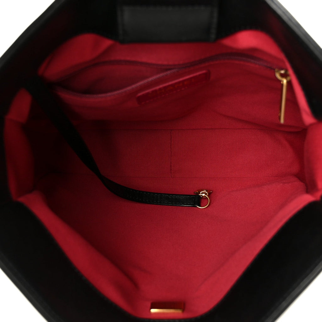 Calfskin Quilted Framing Chain Hobo Black