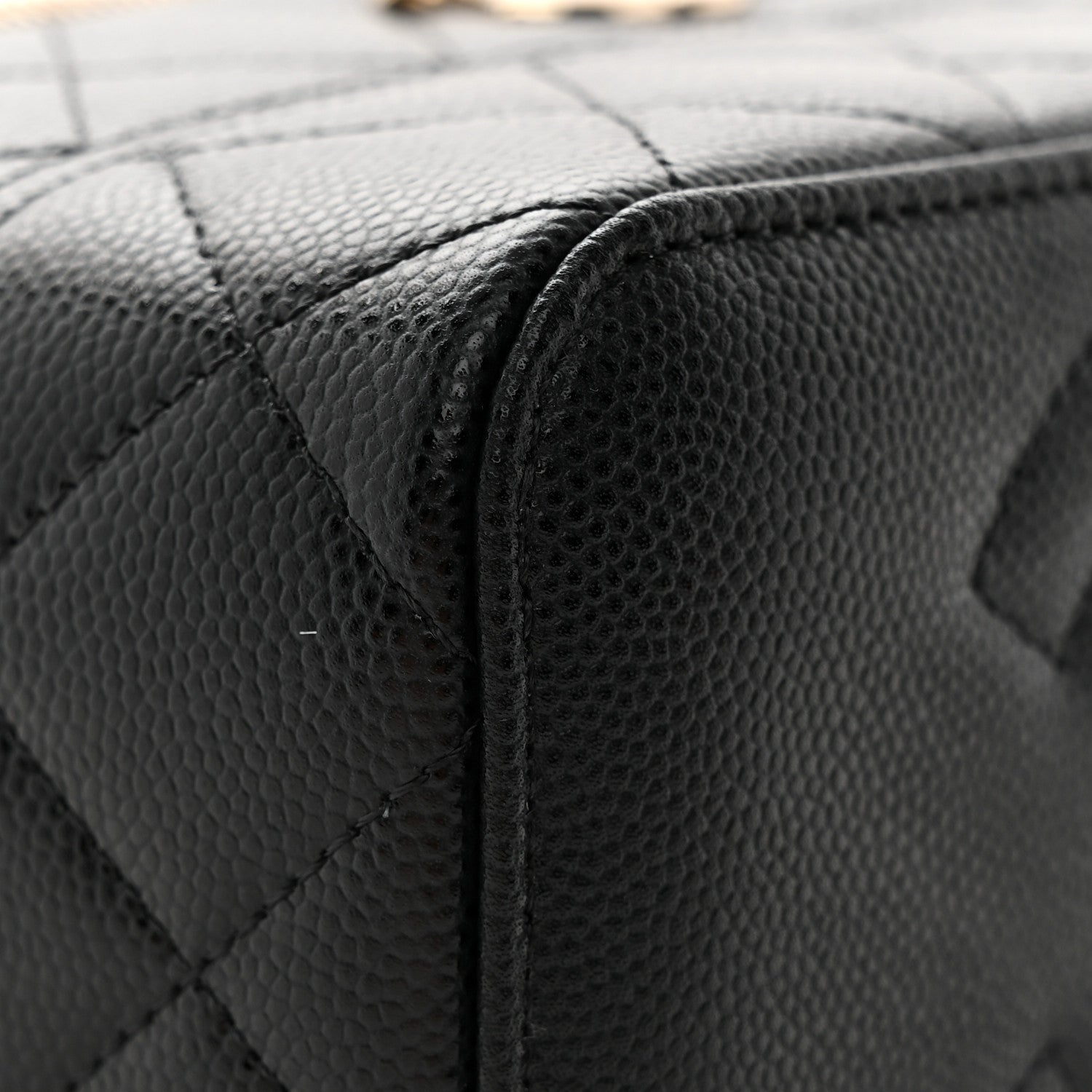 Caviar Quilted Trendy Handle Mini Vanity Black