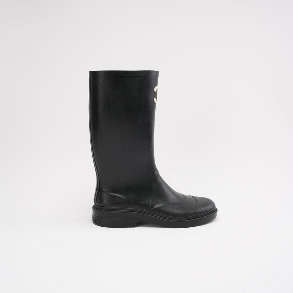 Chanel Classic Rain Boots in Black / White With CC Logo 39