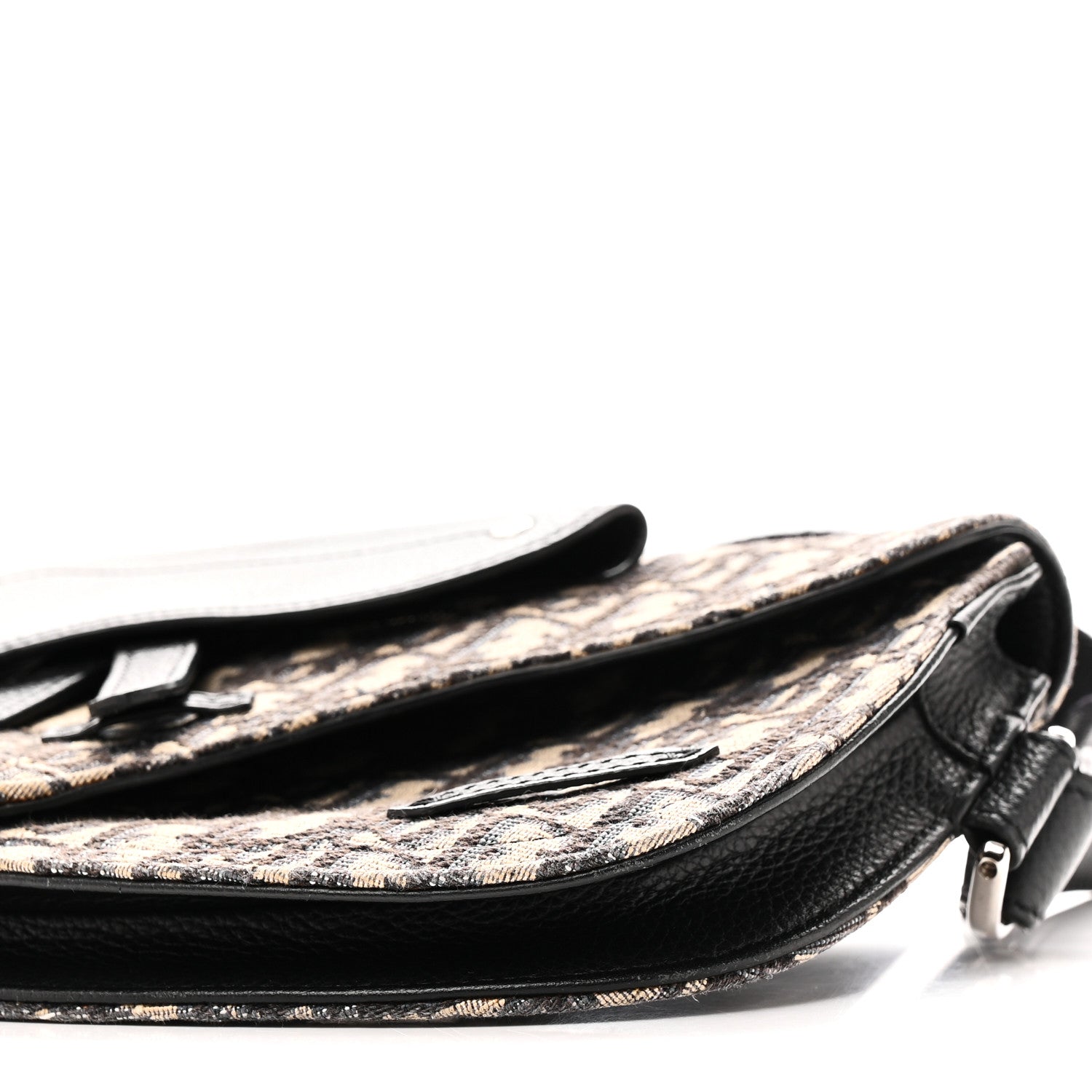 Oblique Saddle Messenger Pouch Beige Black