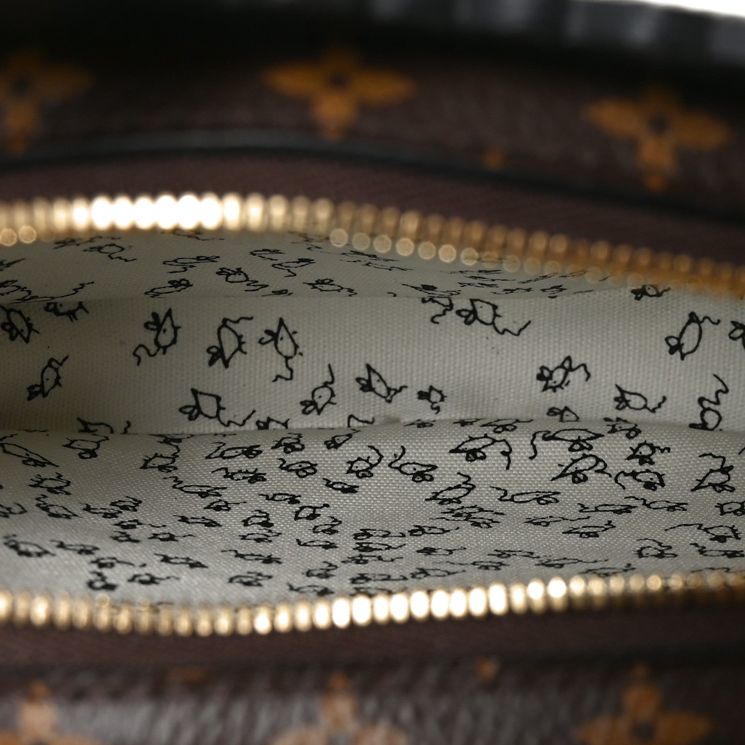 Epi Grace Coddington Catogram Chain Pochette Black