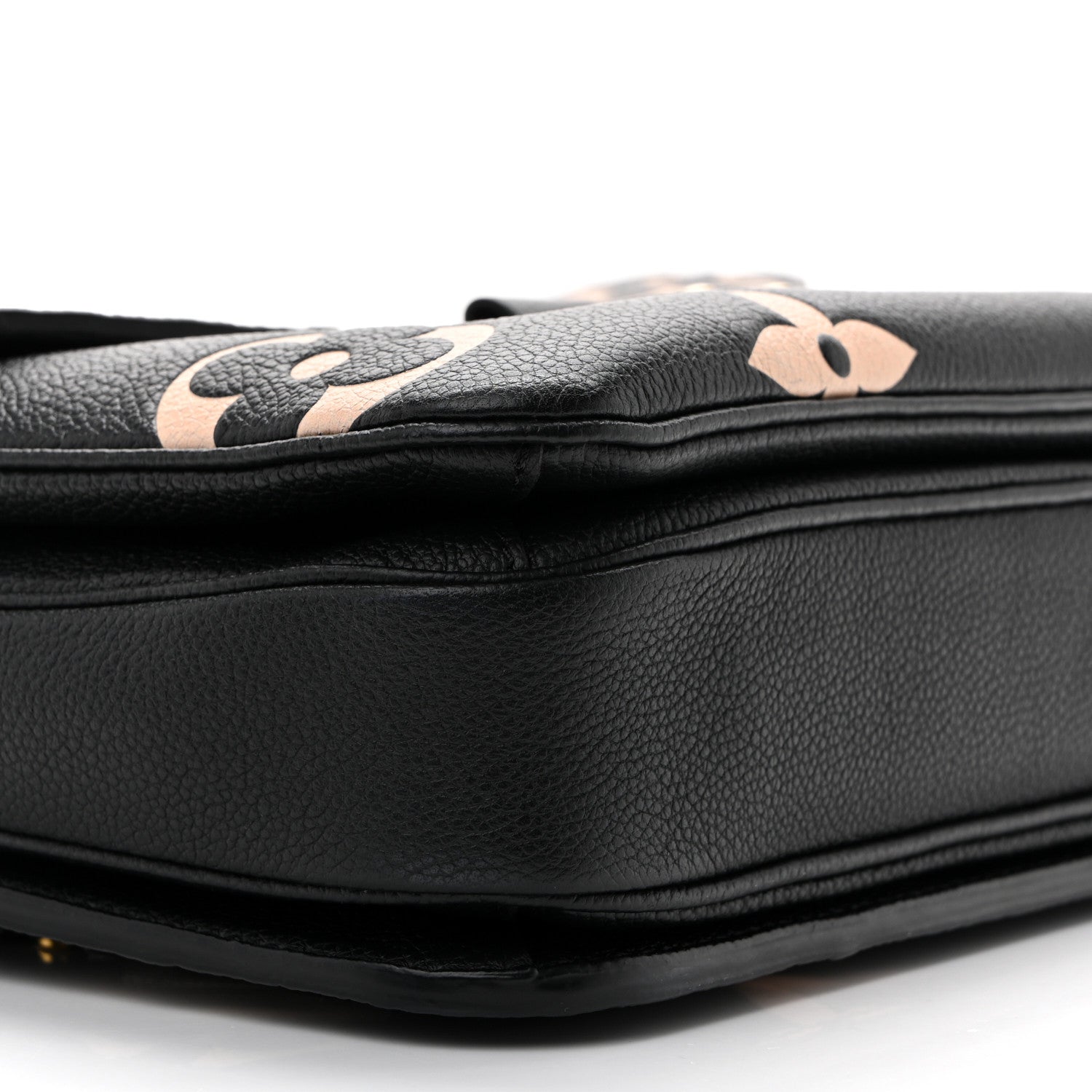 Empreinte Monogram Giant Pochette Metis Black Beige
